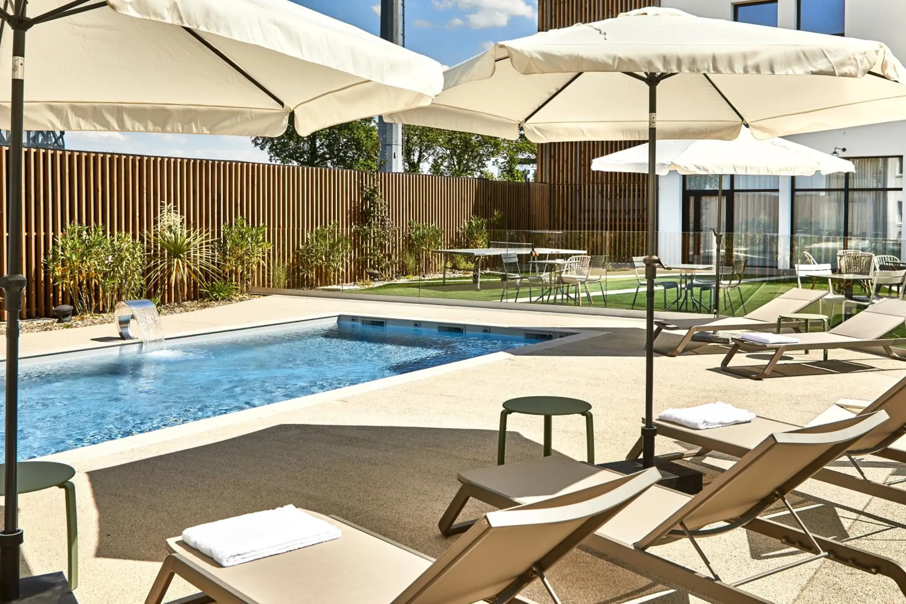 Swimming Pool in ibis Styles La Roche-sur-Yon