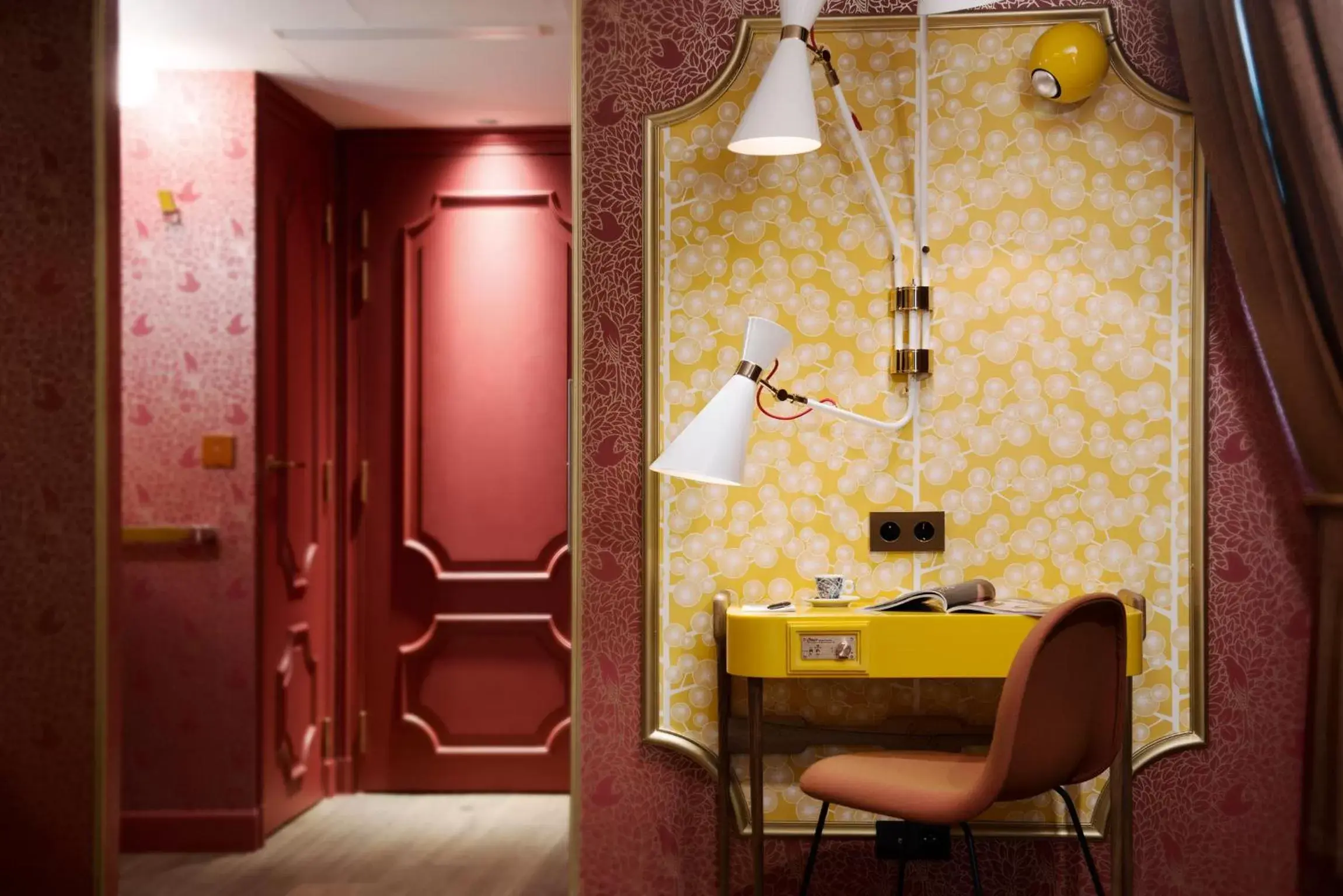 Photo of the whole room, Bathroom in Idol Hotel