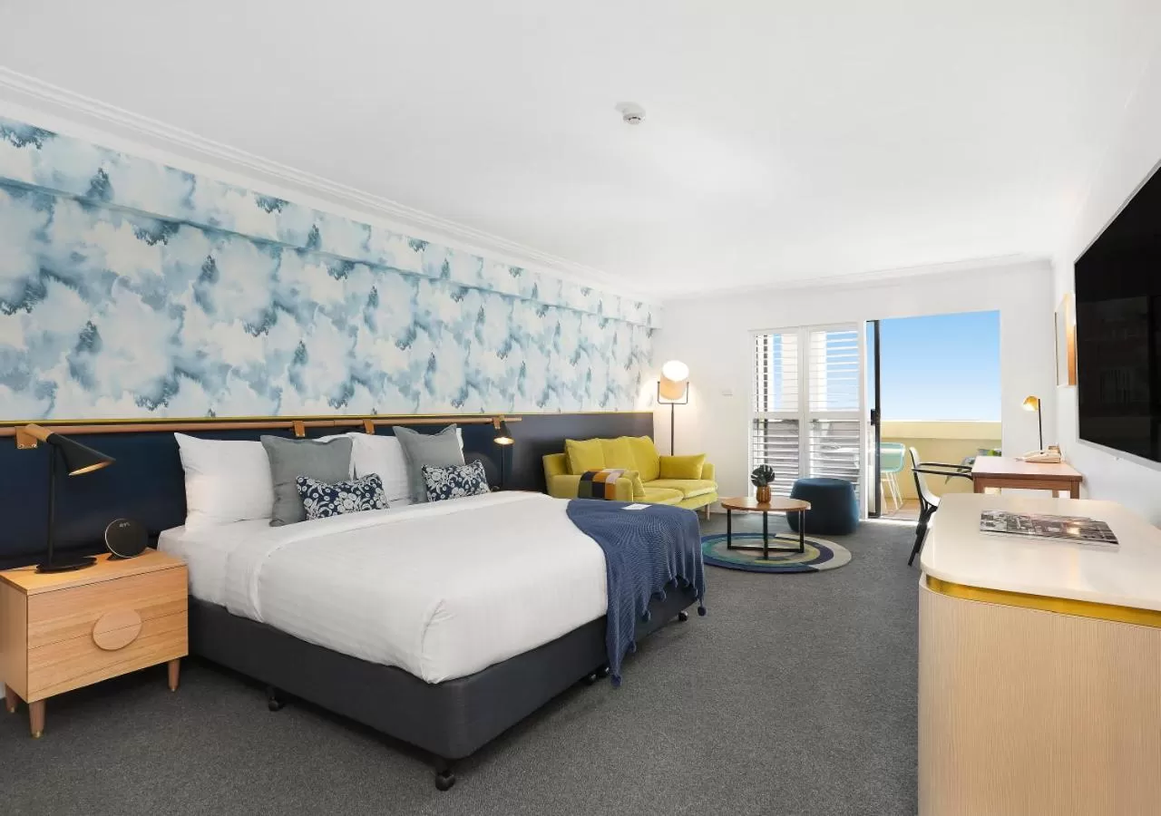 Photo of the whole room, Bed in Coogee Bay Boutique Hotel