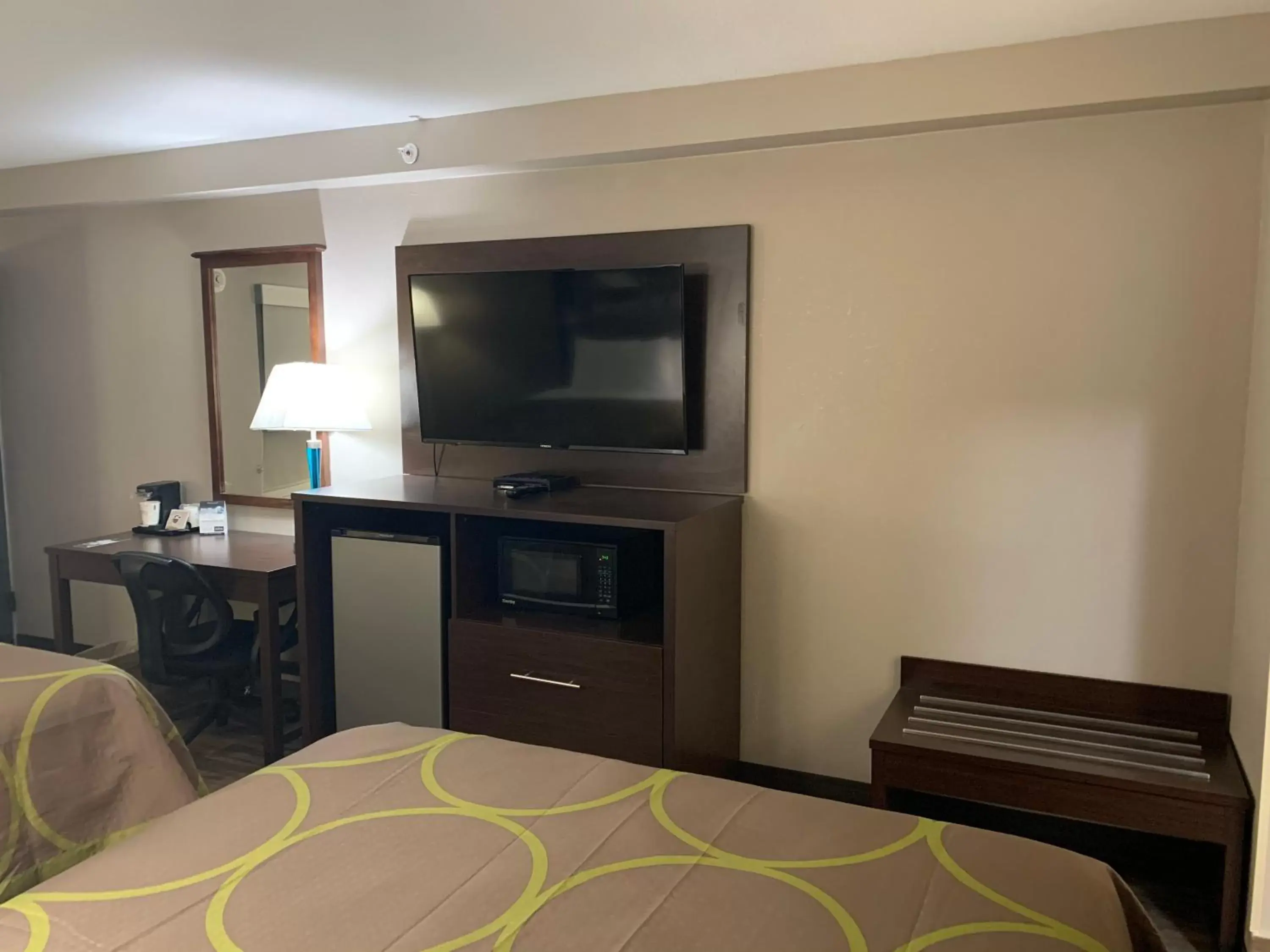 TV/Entertainment Center in Super 8 by Wyndham Cookeville, TN