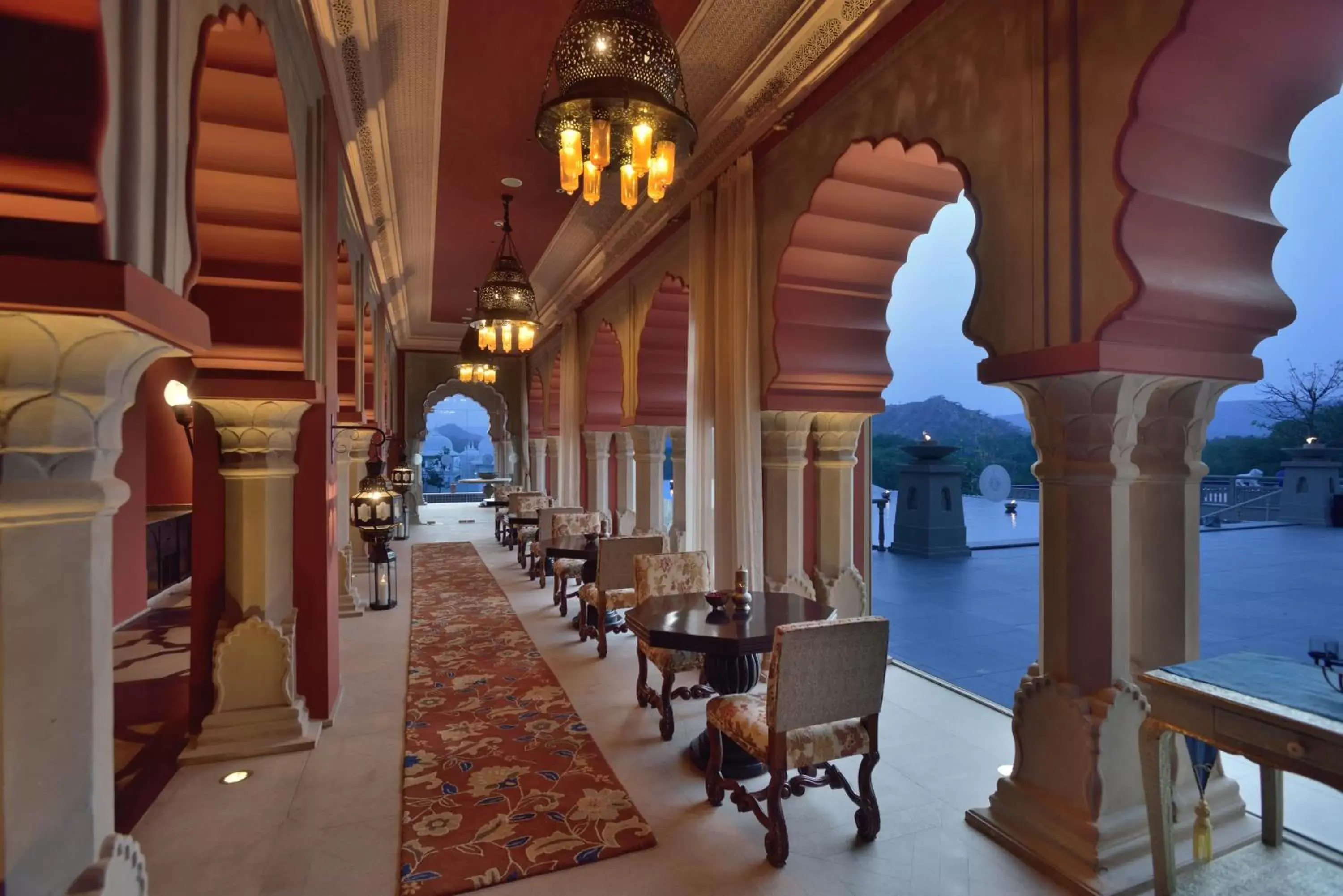 Restaurant/Places to Eat in Fairmont Jaipur