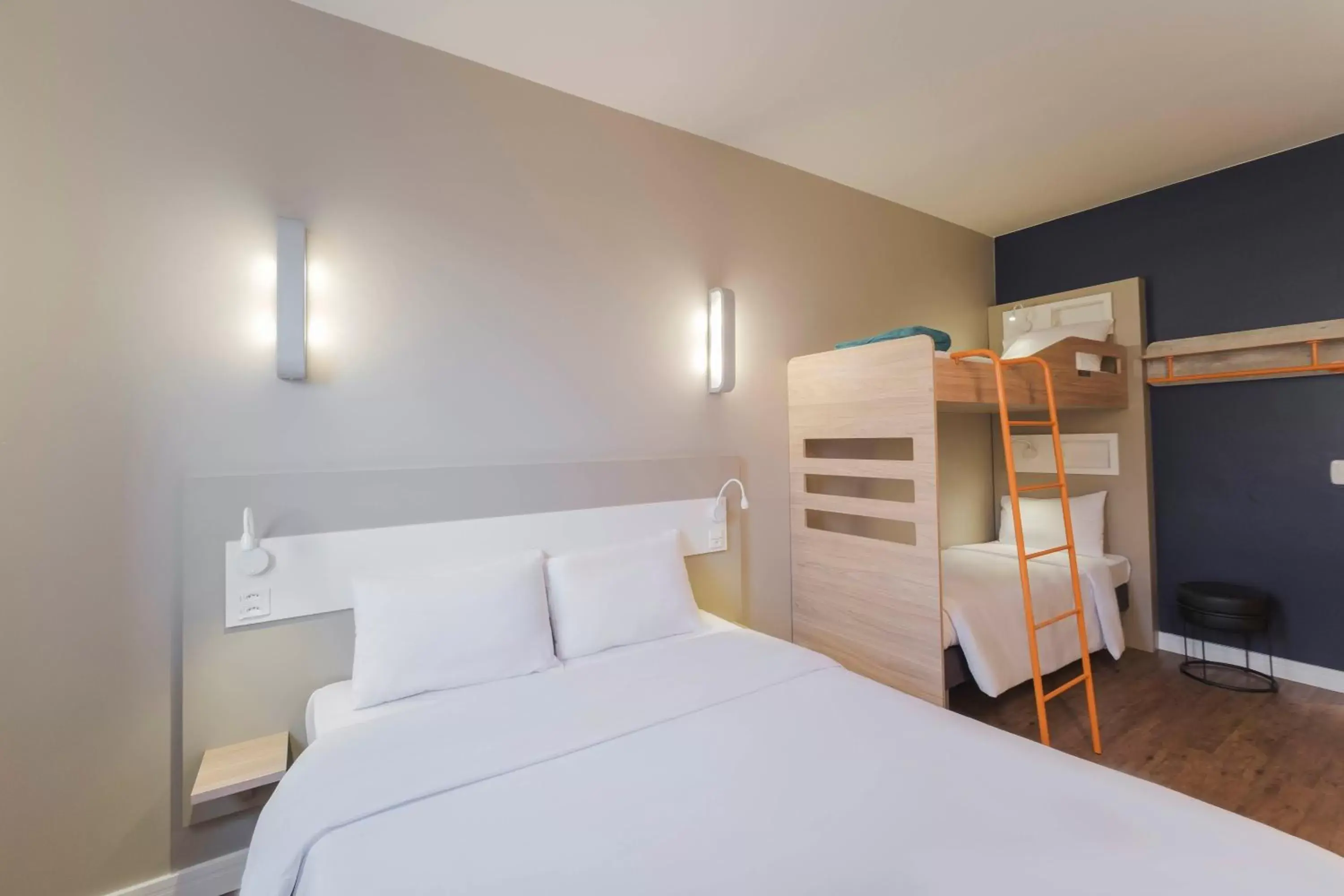 Bed, Bunk Bed in Ibis Budget Farroupilha