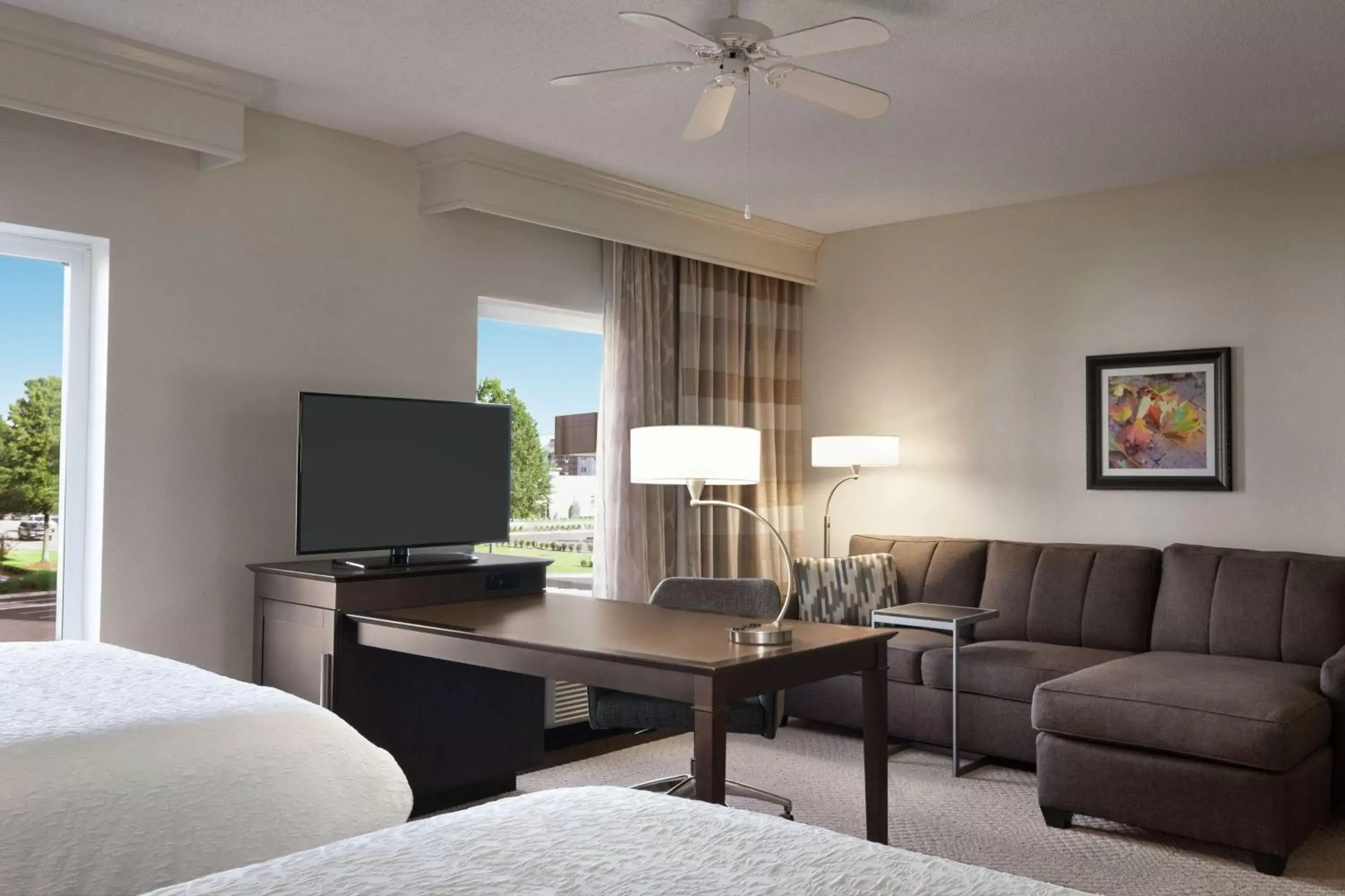 Bedroom, Seating Area in Hampton Inn & Suites Montgomery-EastChase