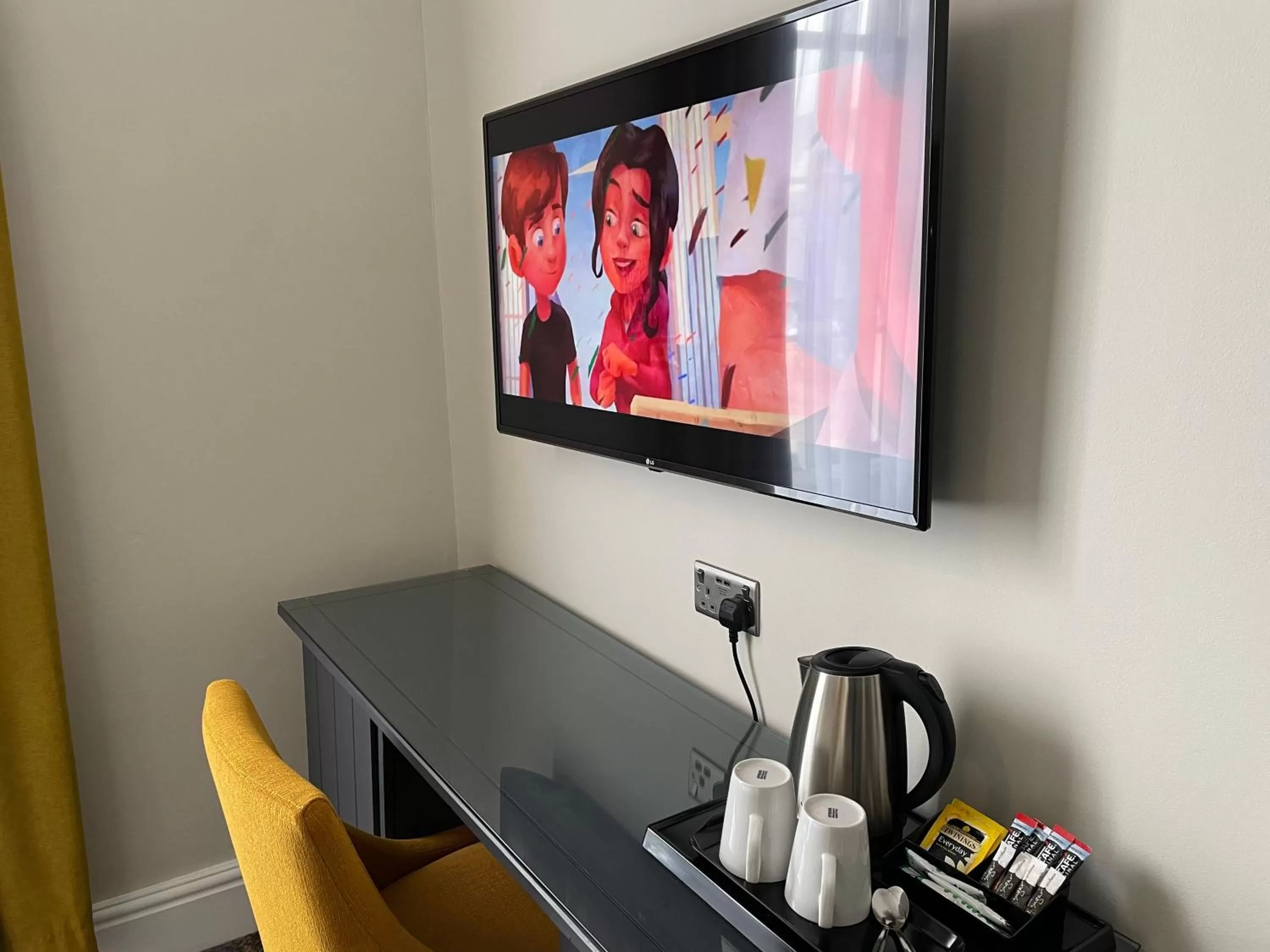 TV and multimedia in The County Hotel