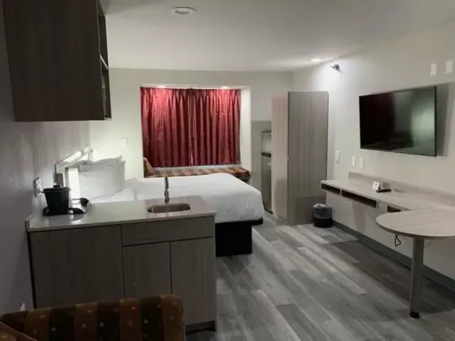 Bed in Microtel Inn and Suites Clarksville Bed in Microtel Inn and Suites Clarksville