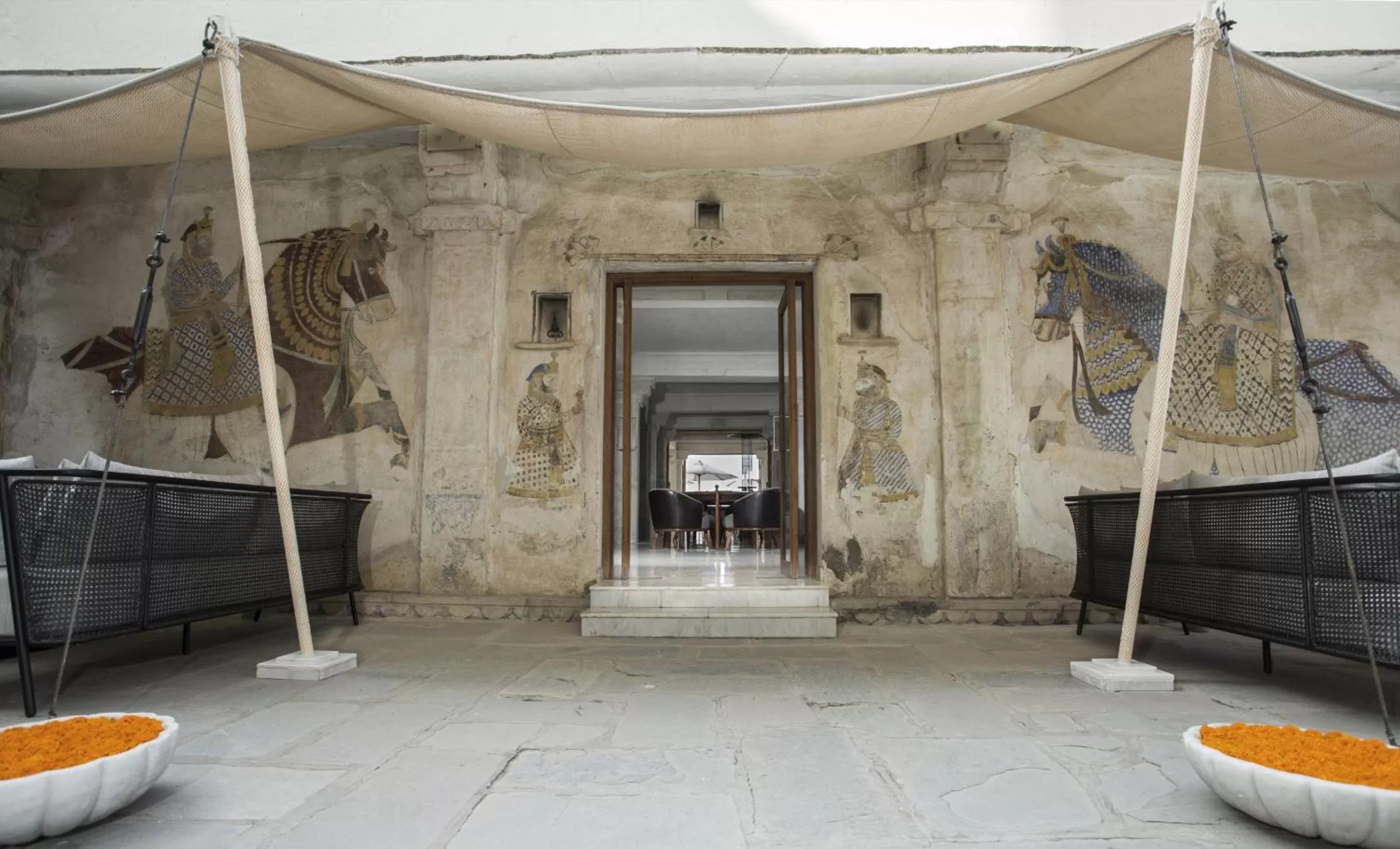 Restaurant/places to eat in RAAS Devigarh