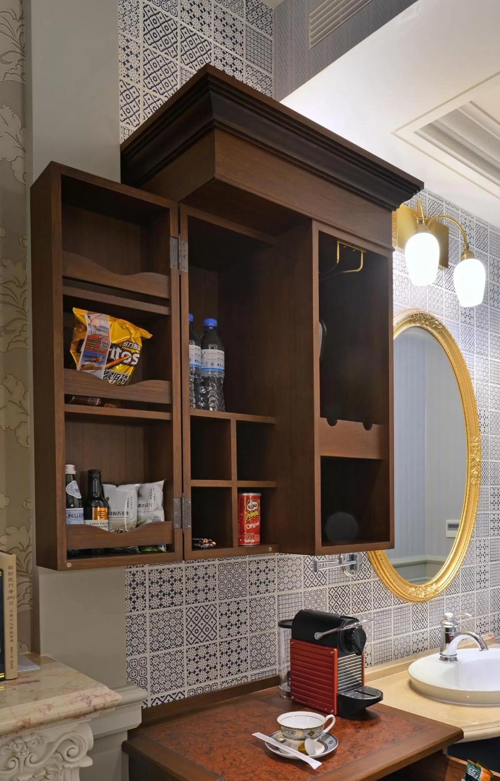 Coffee/tea facilities in Golden Tulip RS Boutique Hotel-Tainan