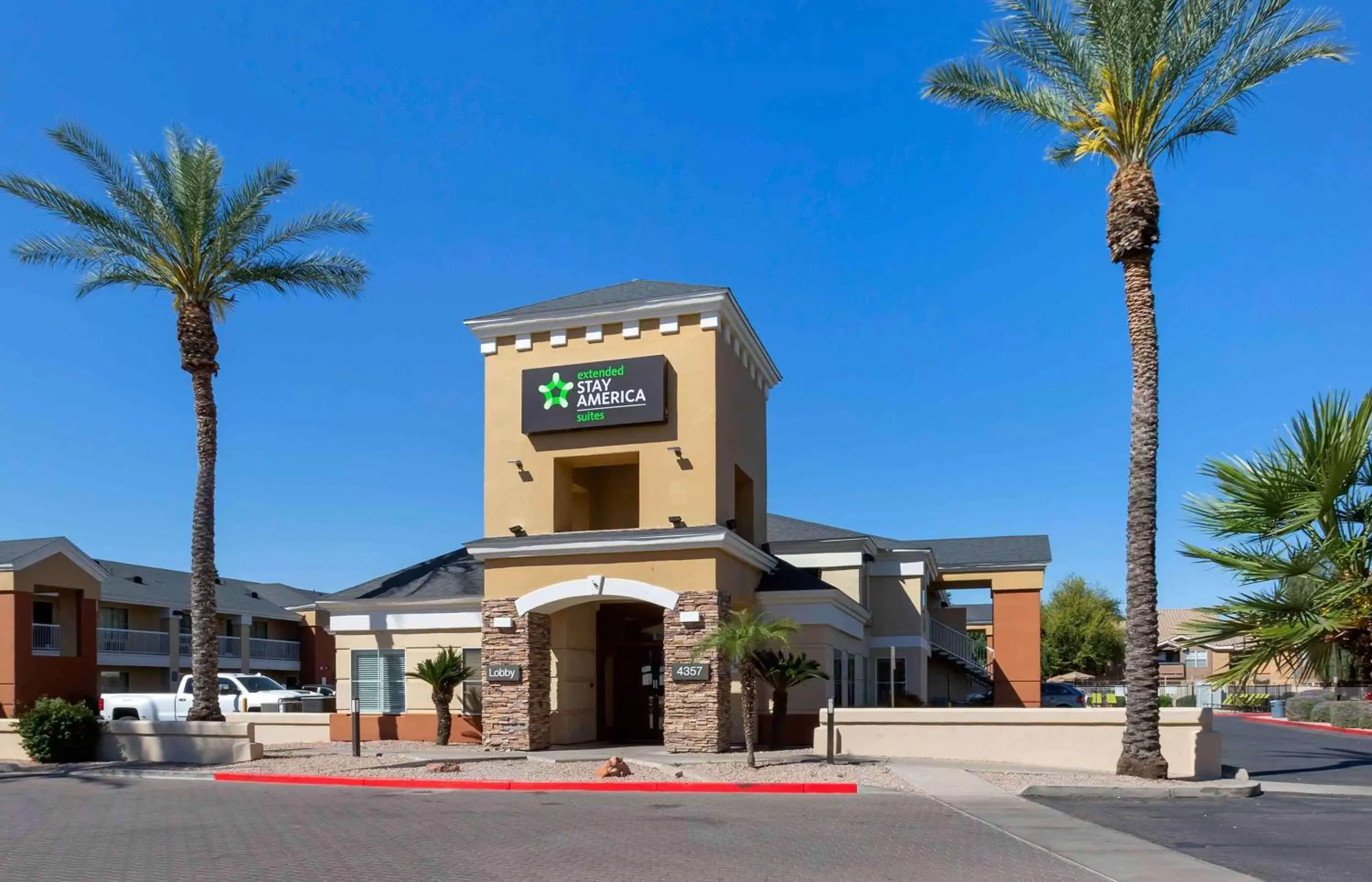 Property Building in Extended Stay America Suites - Phoenix - Airport - E Oak St