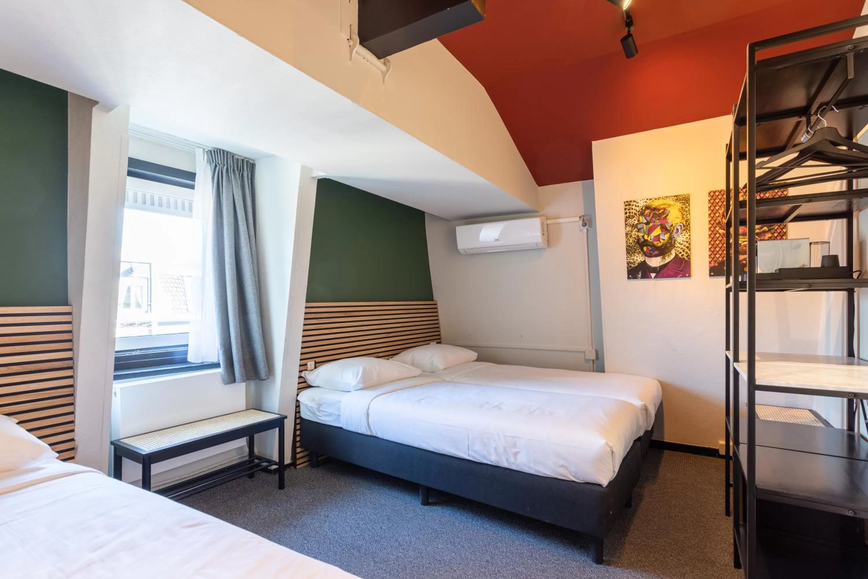 Bedroom, Bed in Weber Hotel