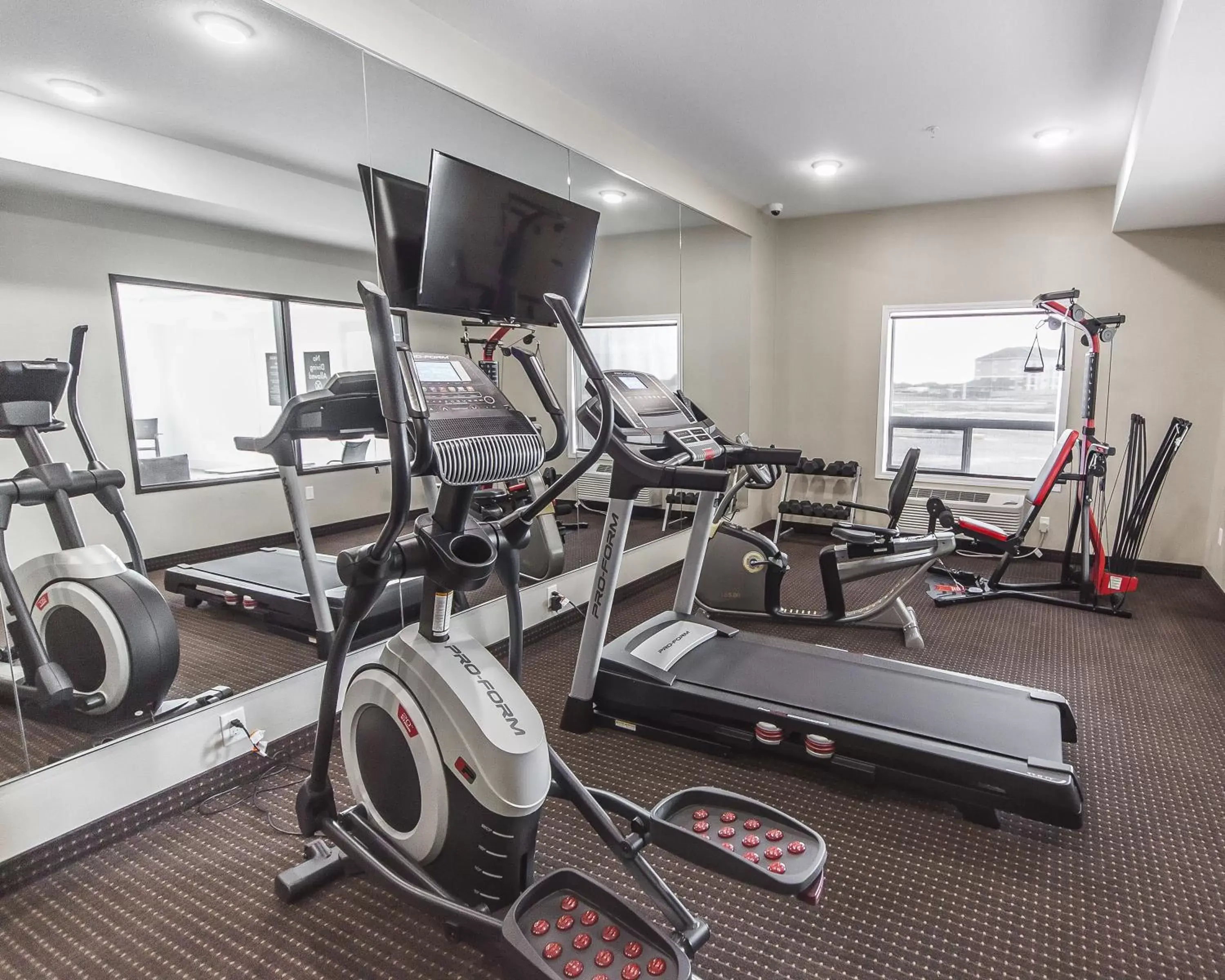 Fitness centre/facilities, Fitness Center/Facilities in Comfort Inn & Suites Bonnyville