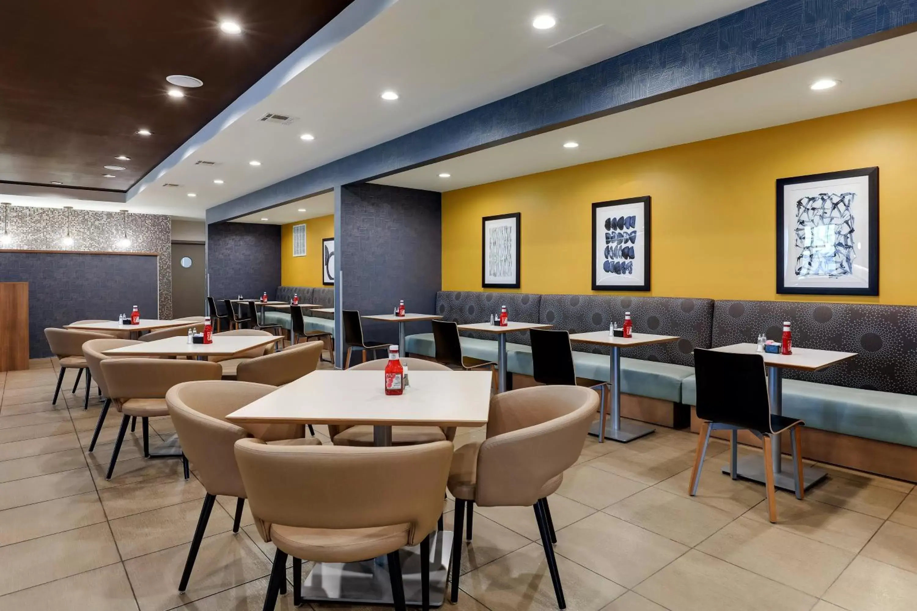 Restaurant/places to eat in Holiday Inn Mobile Airport by IHG Restaurant/places to eat in Holiday Inn Mobile Airport by IHG