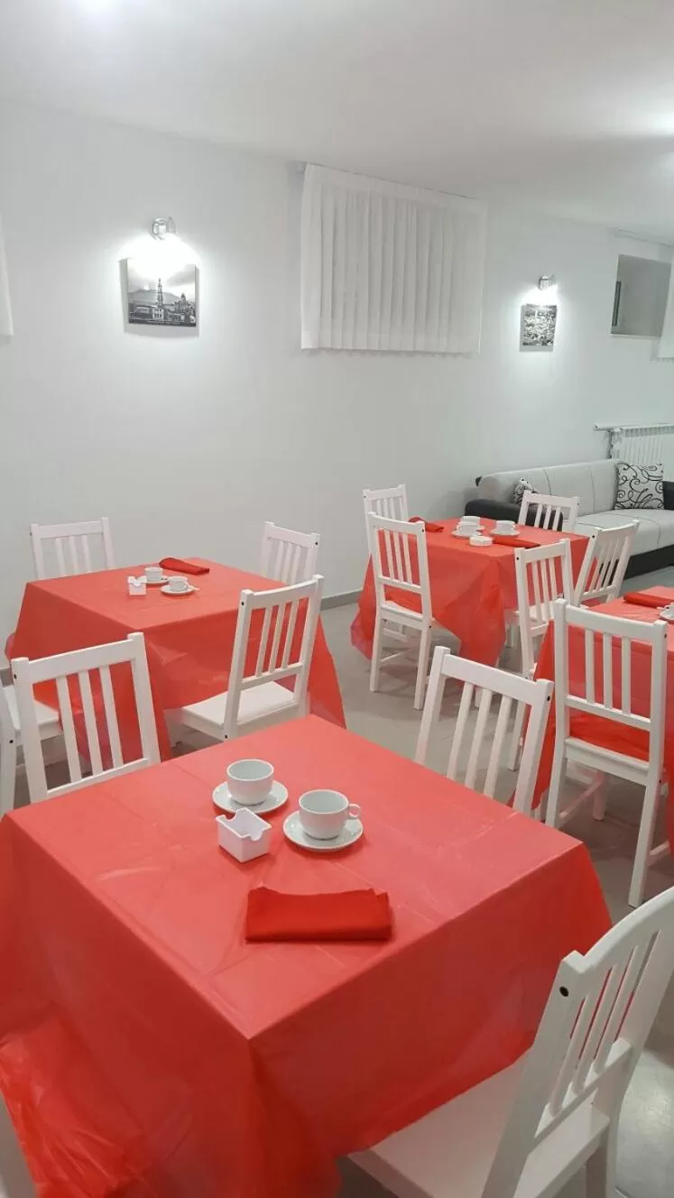 Communal lounge/ TV room, Restaurant/Places to Eat in Pompei Ruins