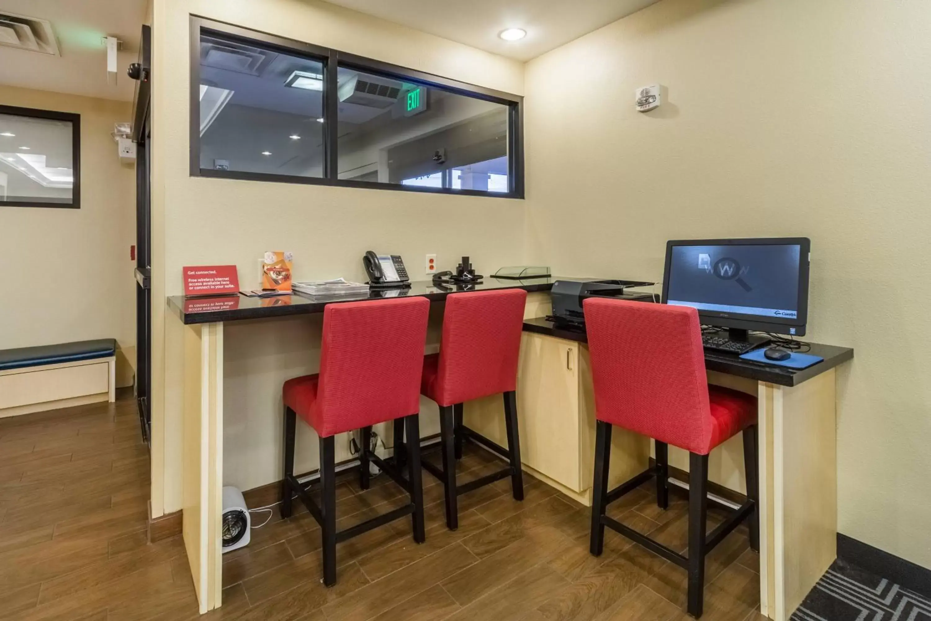 Business facilities, TV/Entertainment Center in TownePlace Suites Dayton North