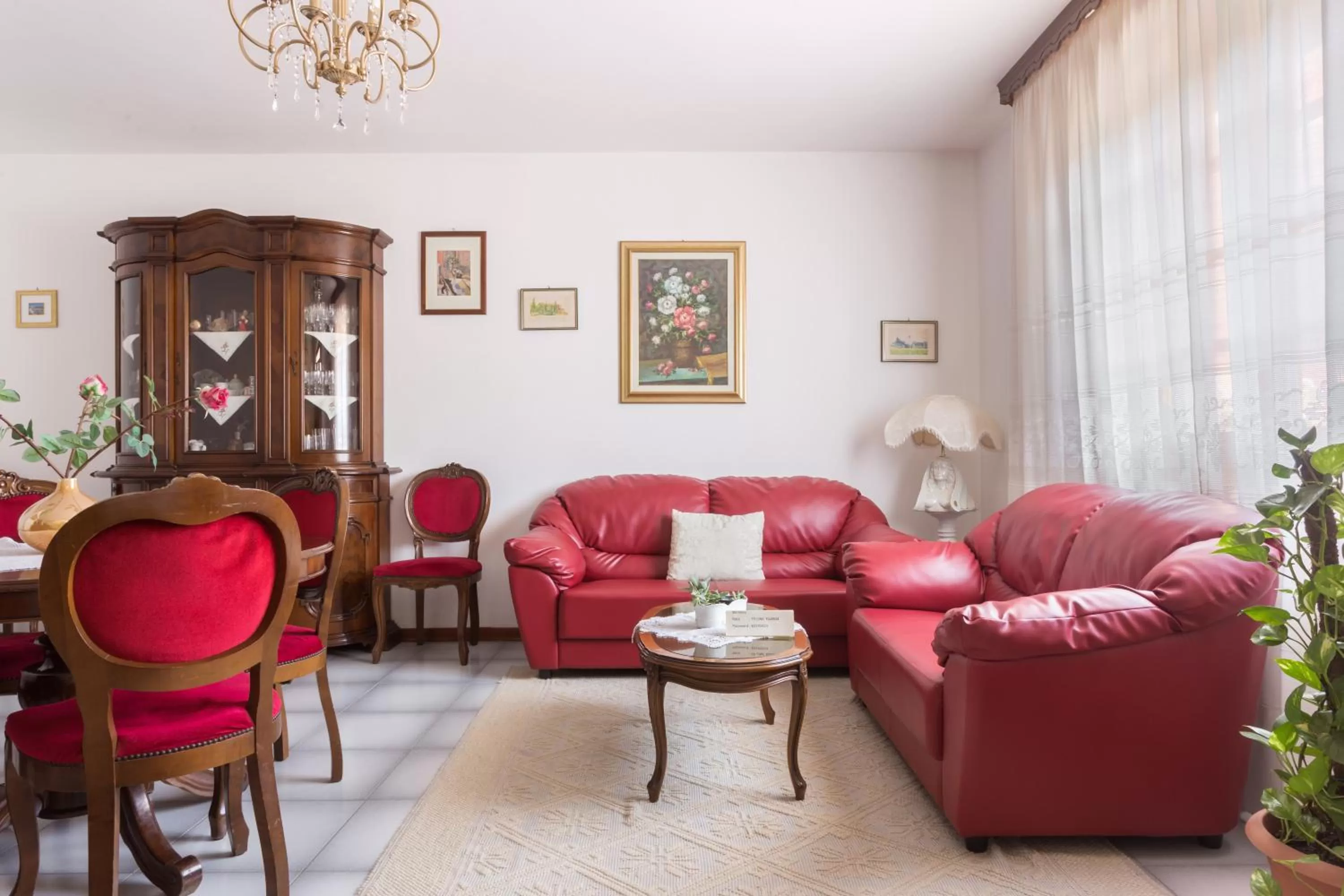 Communal lounge/ TV room in B&B Il Mirto