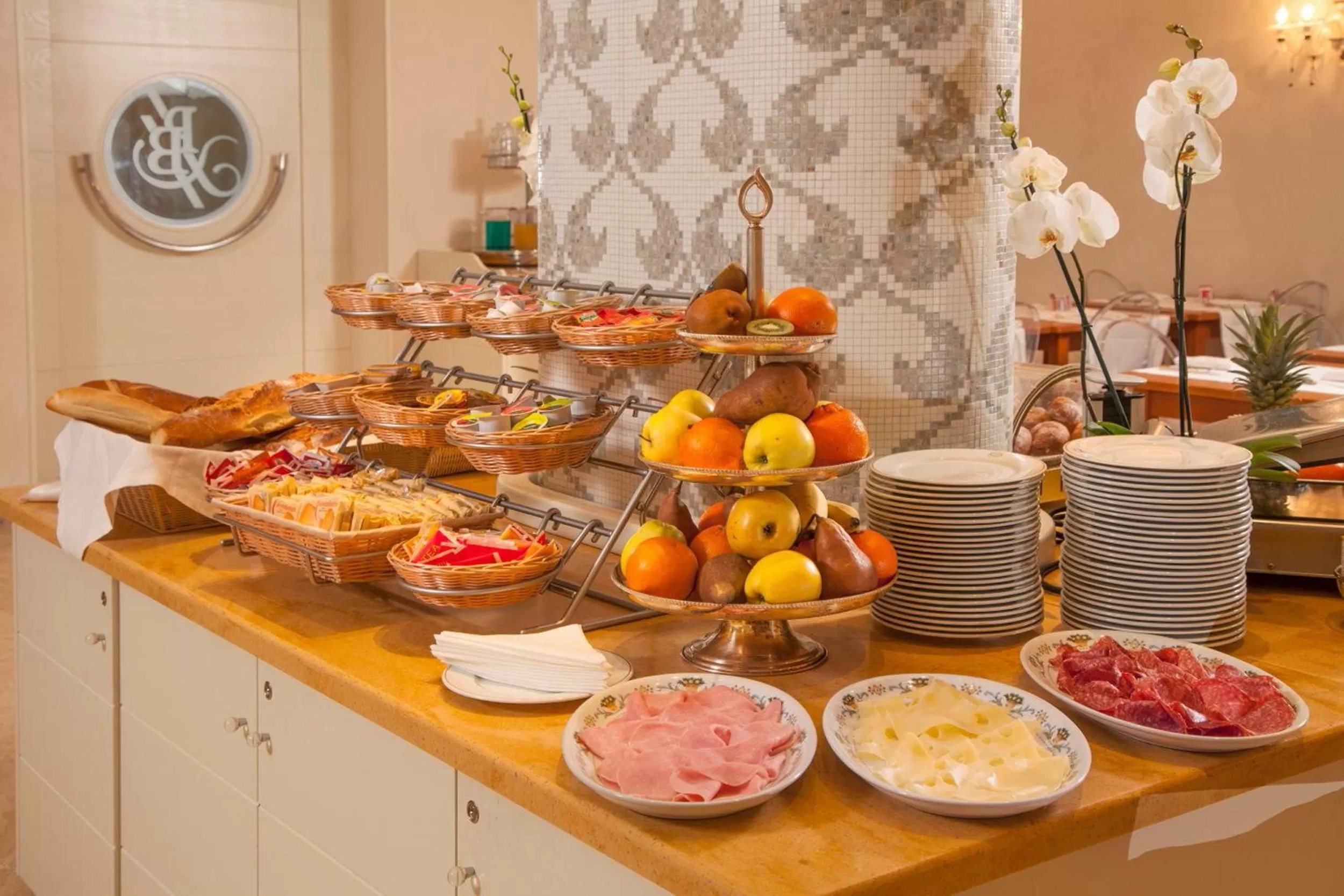 Buffet breakfast in Hotel Piccolo Borgo