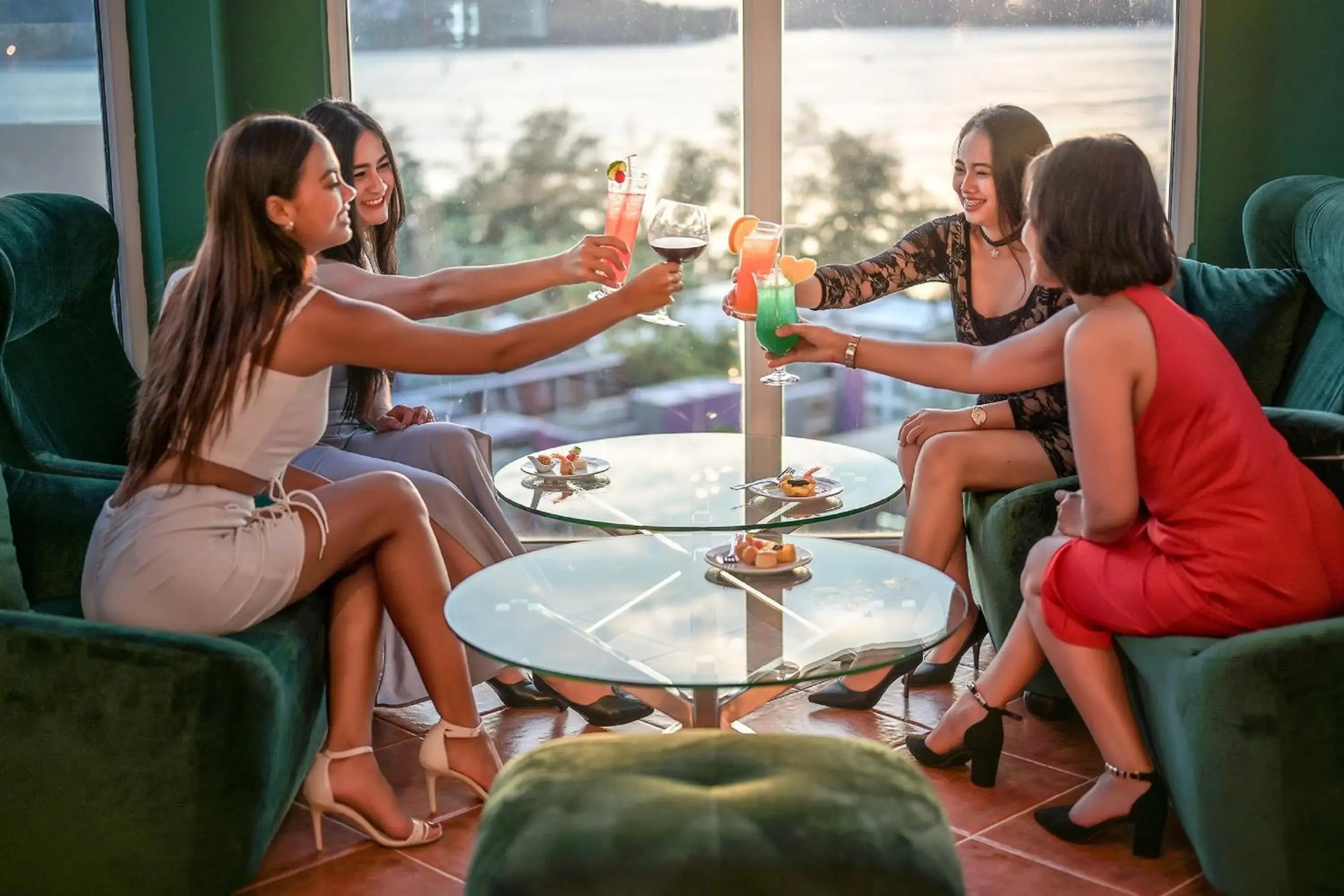 Lounge or bar in Andaman Beach Suites Hotel, Patong Phuket Lounge or bar in Andaman Beach Suites Hotel, Patong Phuket