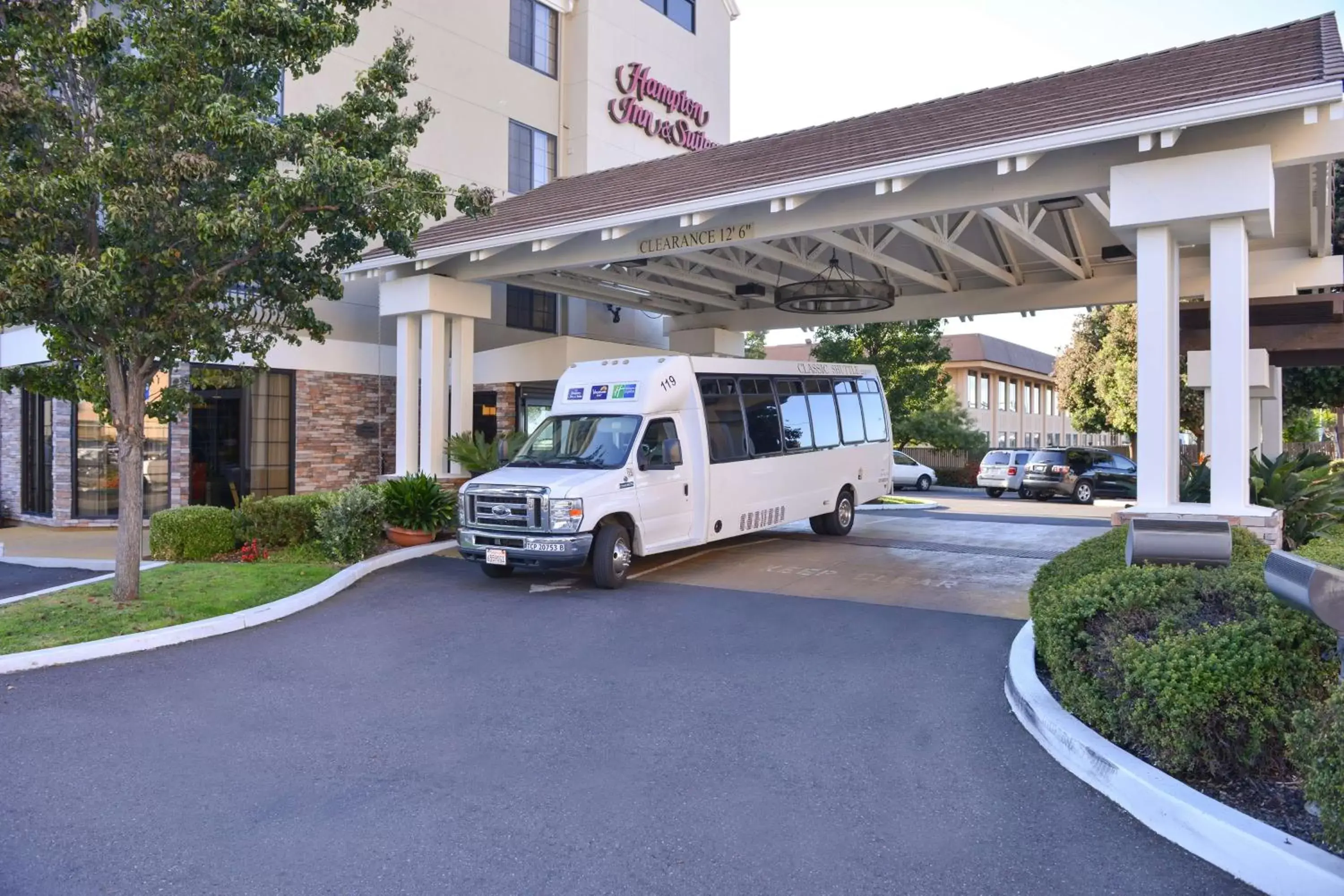 Property building in Hampton Inn & Suites San Francisco-Burlingame-Airport South Property building in Hampton Inn & Suites San Francisco-Burlingame-Airport South