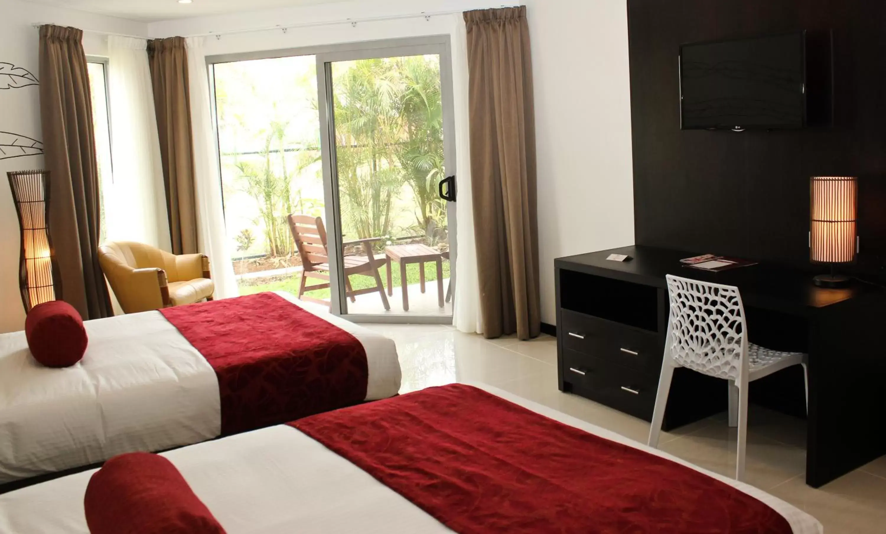 Bedroom, Bed in Tanoa Waterfront Hotel