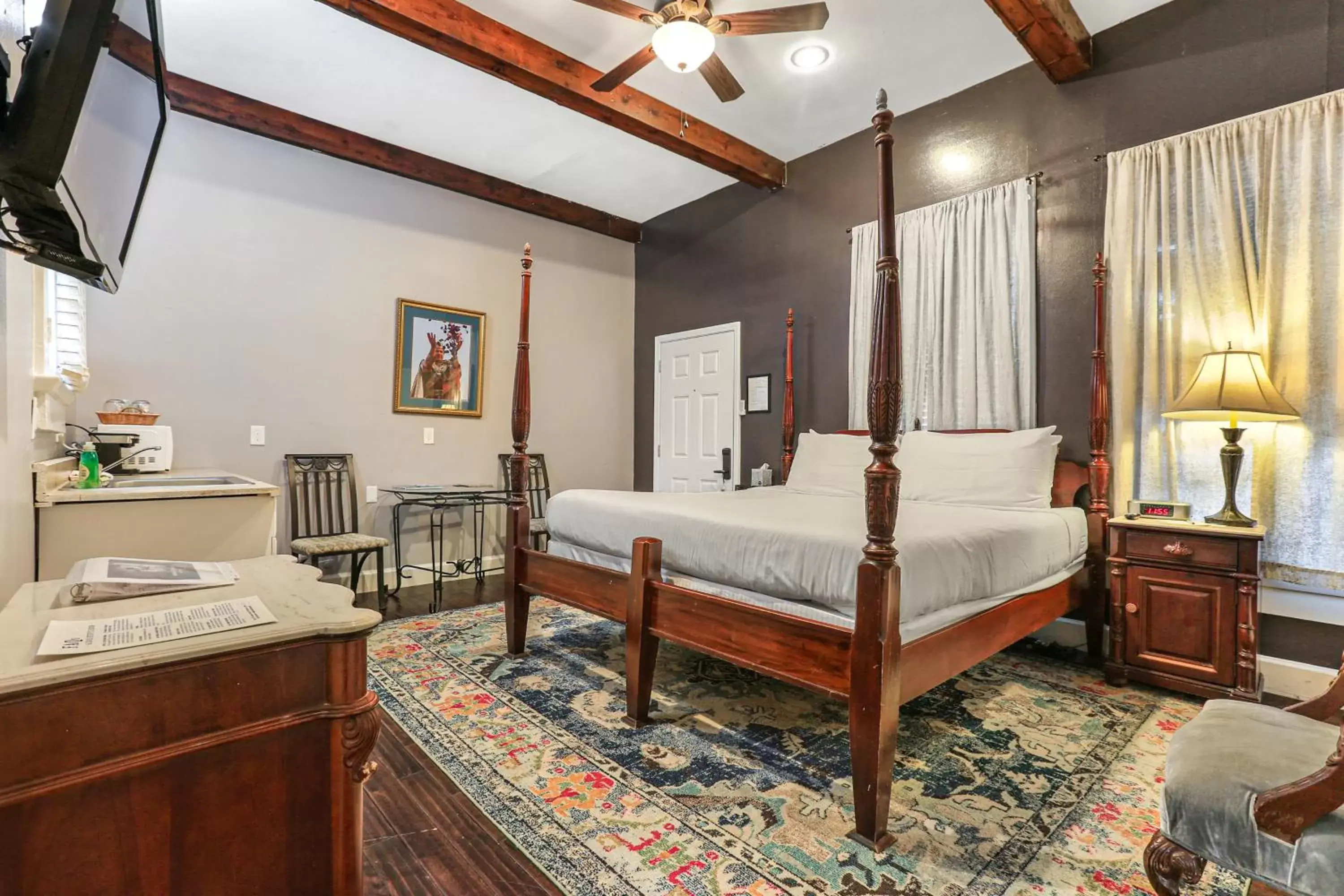 Bed in Rathbone Mansions New Orleans