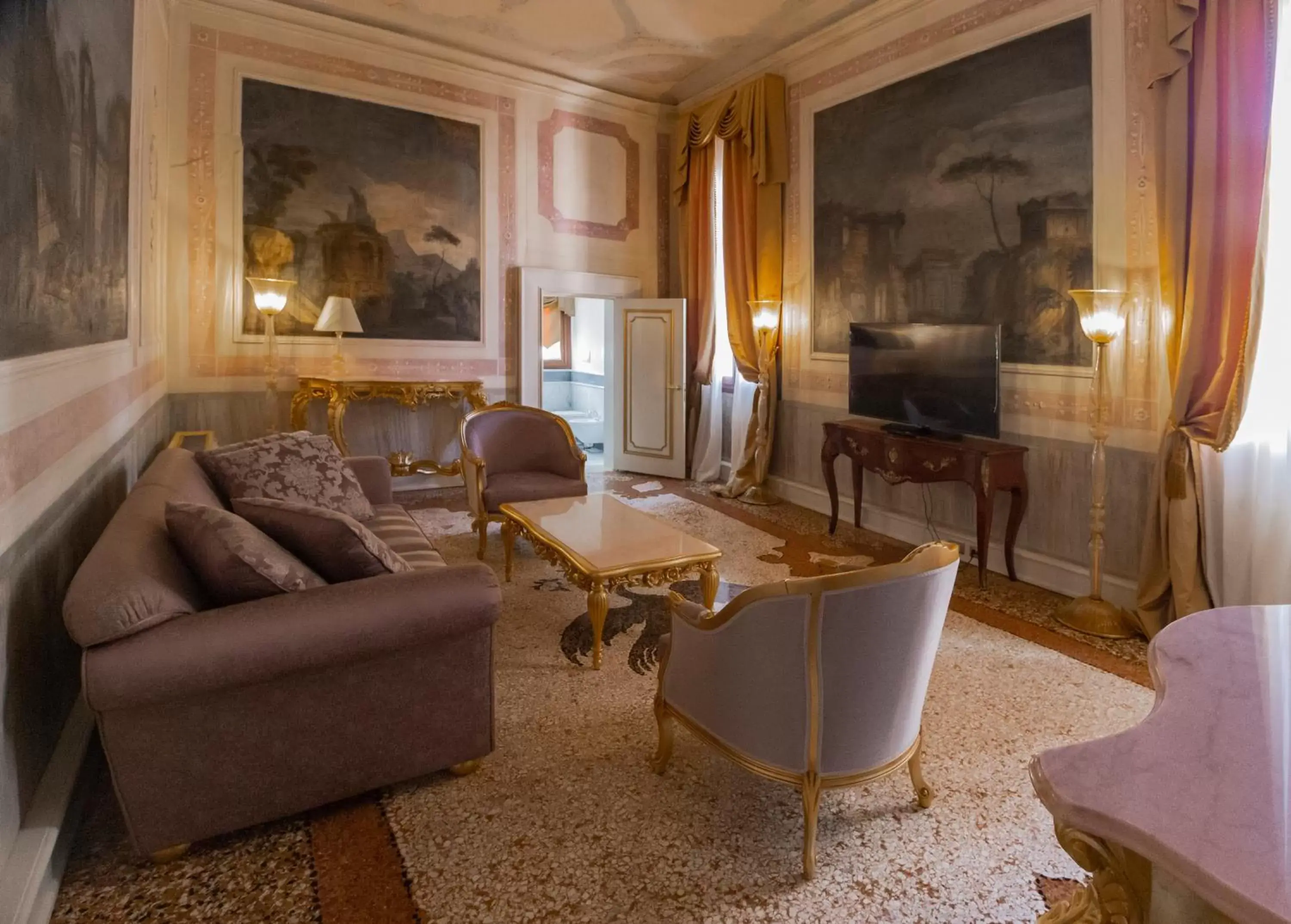 Living room, Seating Area in Ca' Bonfadini Historic Experience