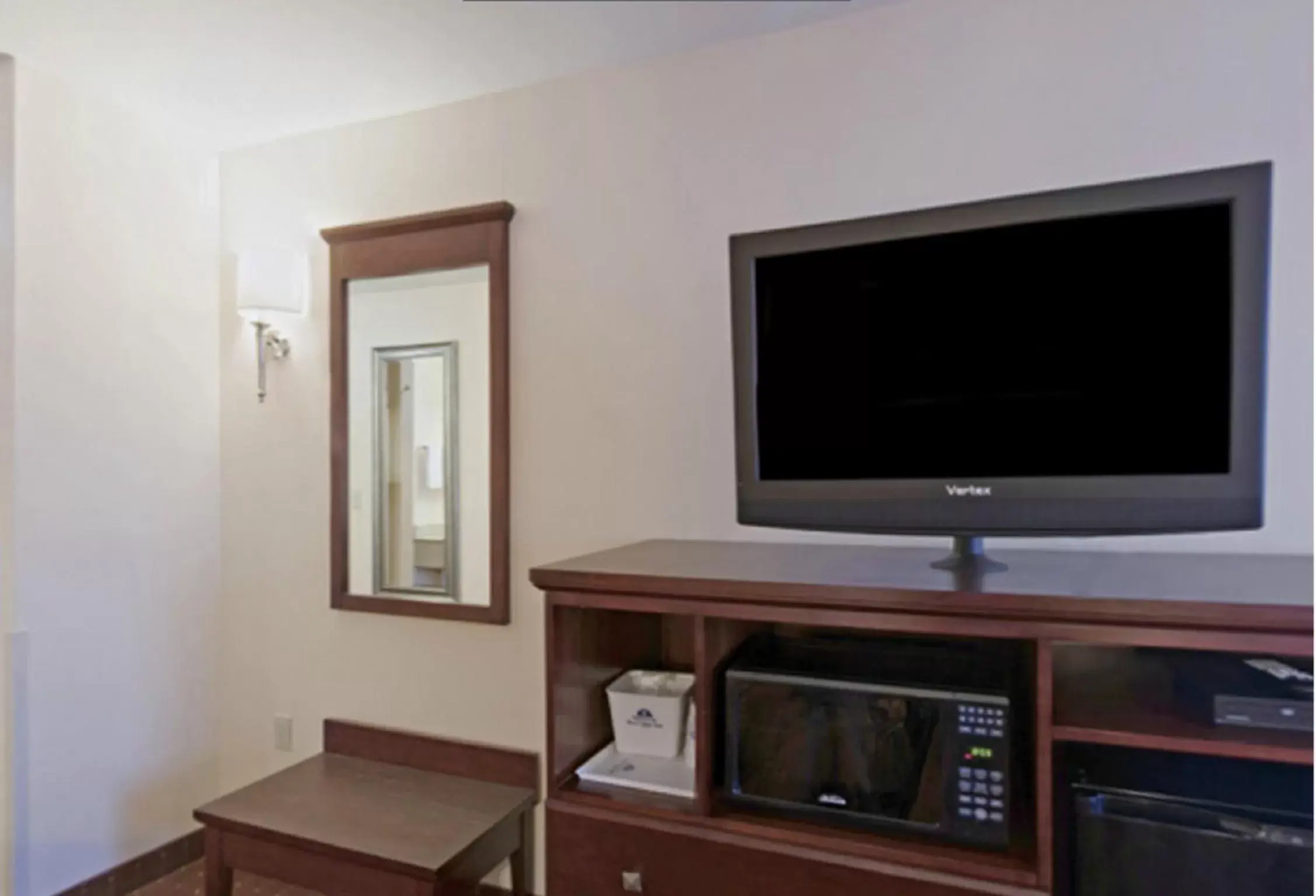 TV and multimedia, TV/Entertainment Center in Americas Best Value Inn Saint Robert/Fort Leonard Wood