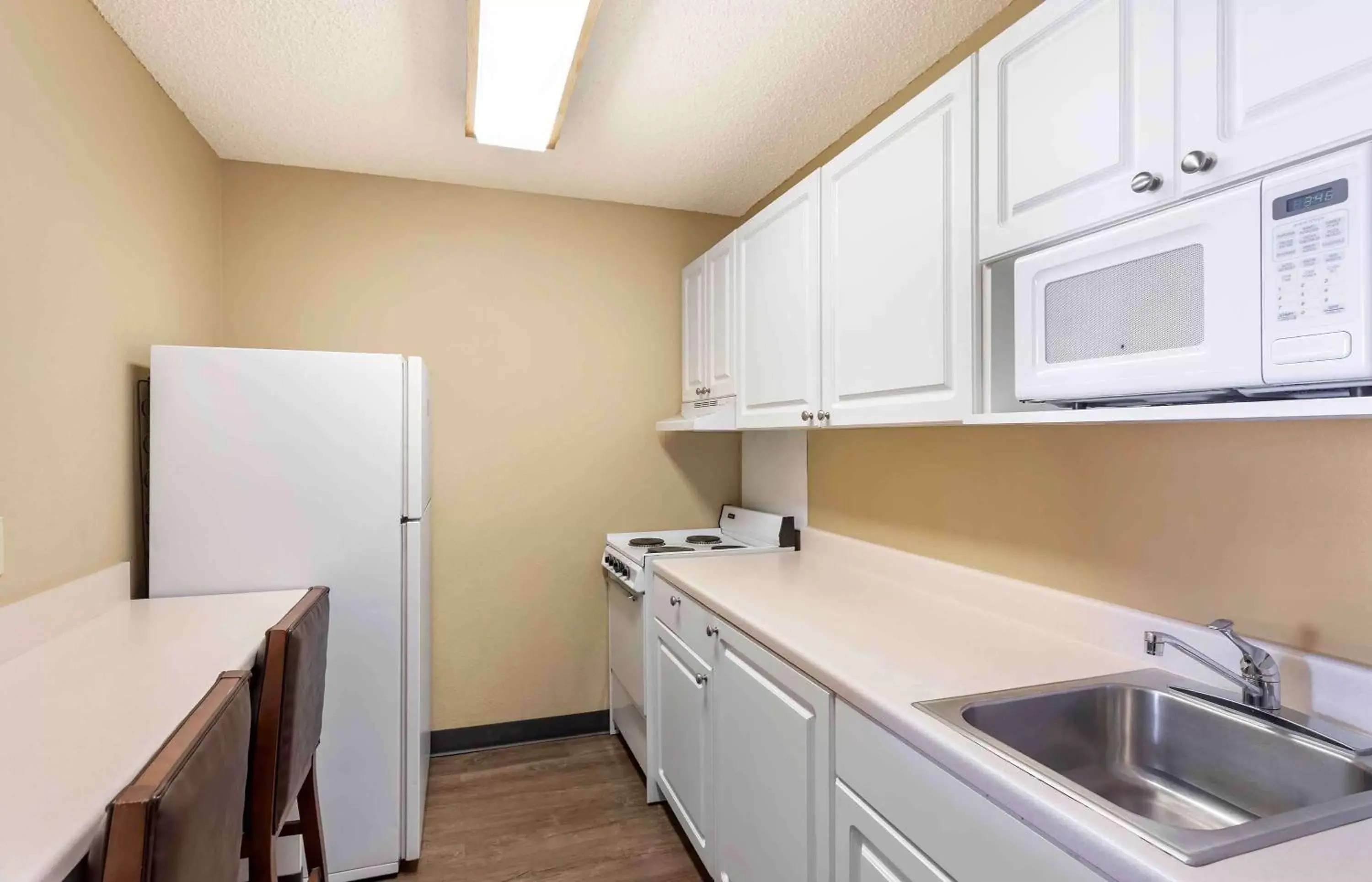 Bedroom, Kitchen/Kitchenette in Extended Stay America Suites - Denver - Tech Center South