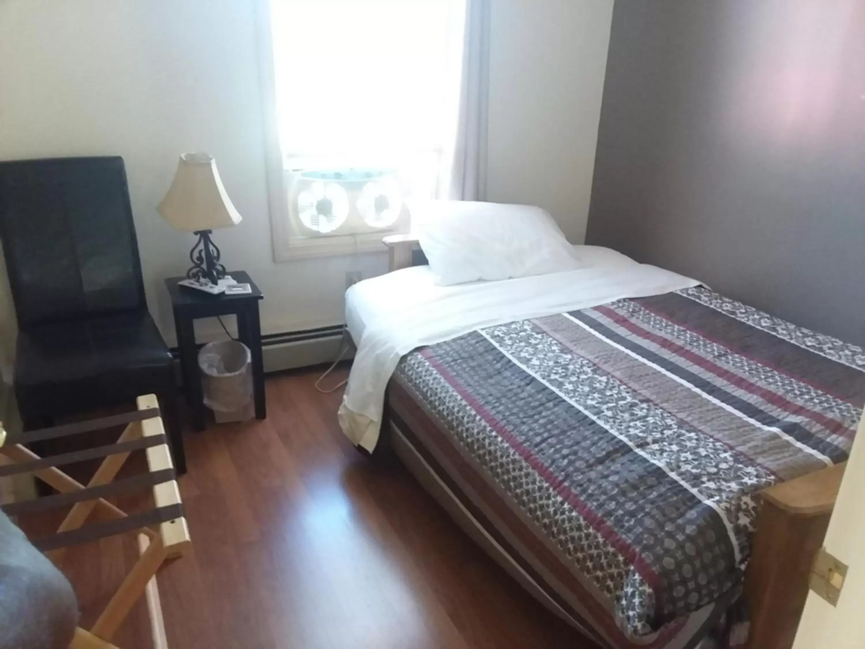 Bedroom, Bed in Boardwalk Inn