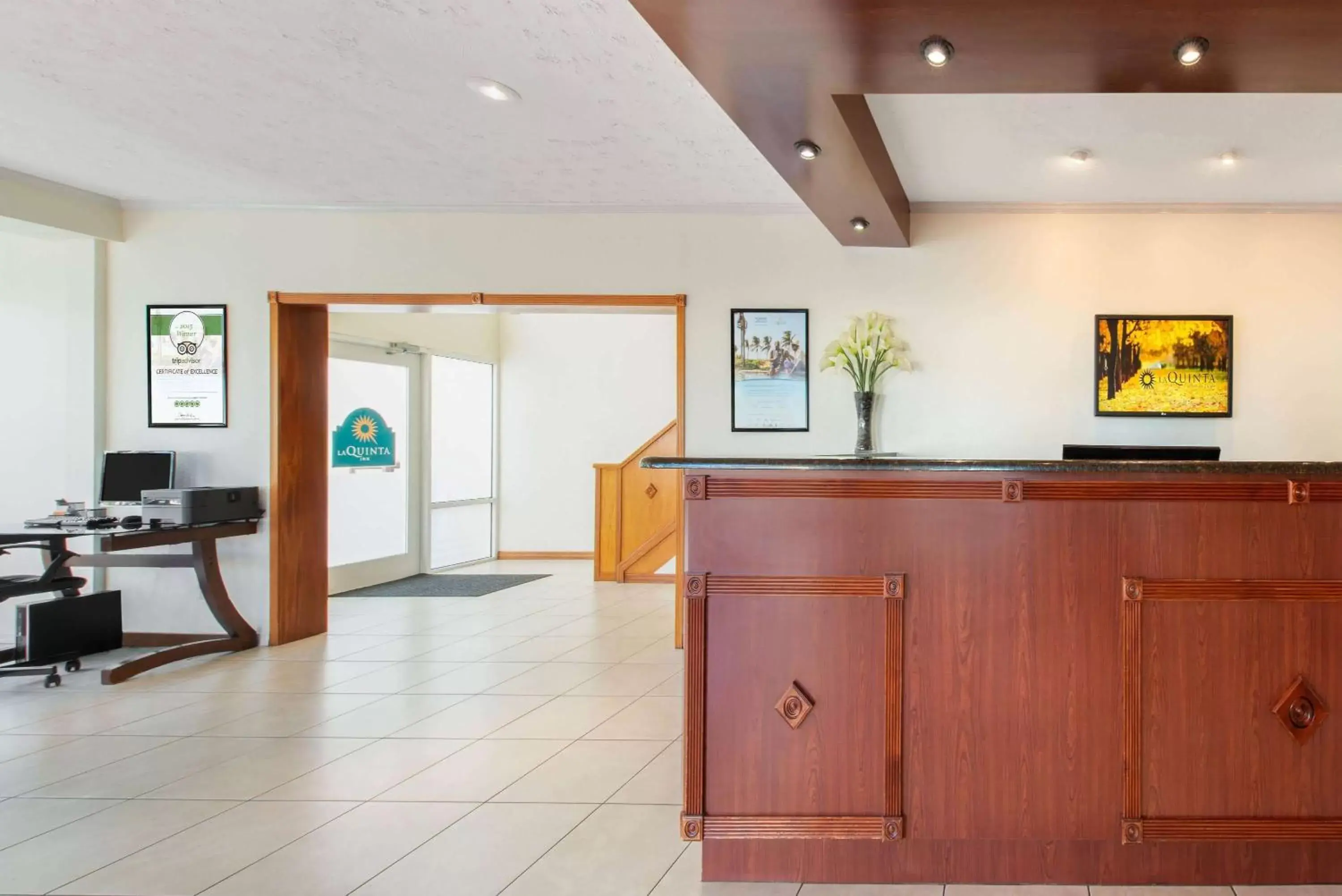 Lobby or reception, Lobby/Reception in La Quinta by Wyndham Clearwater Central