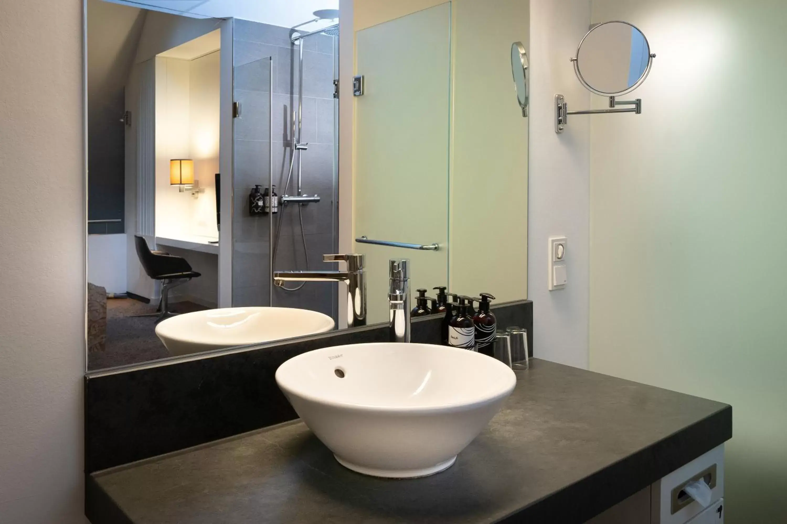 Shower, Bathroom in INNSiDE by Meliá Dresden