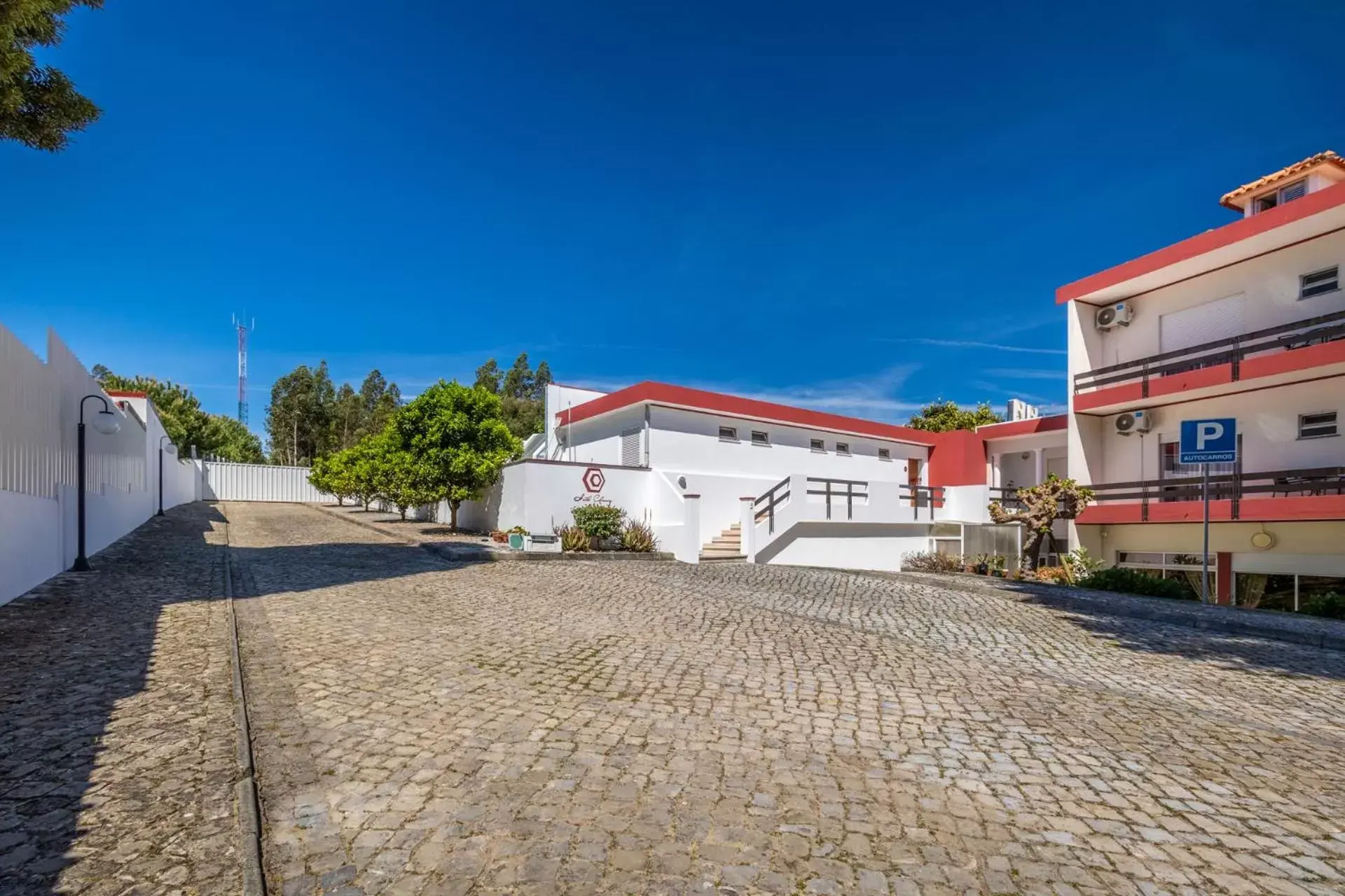 Pool view, Property Building in Hotel Colmeia