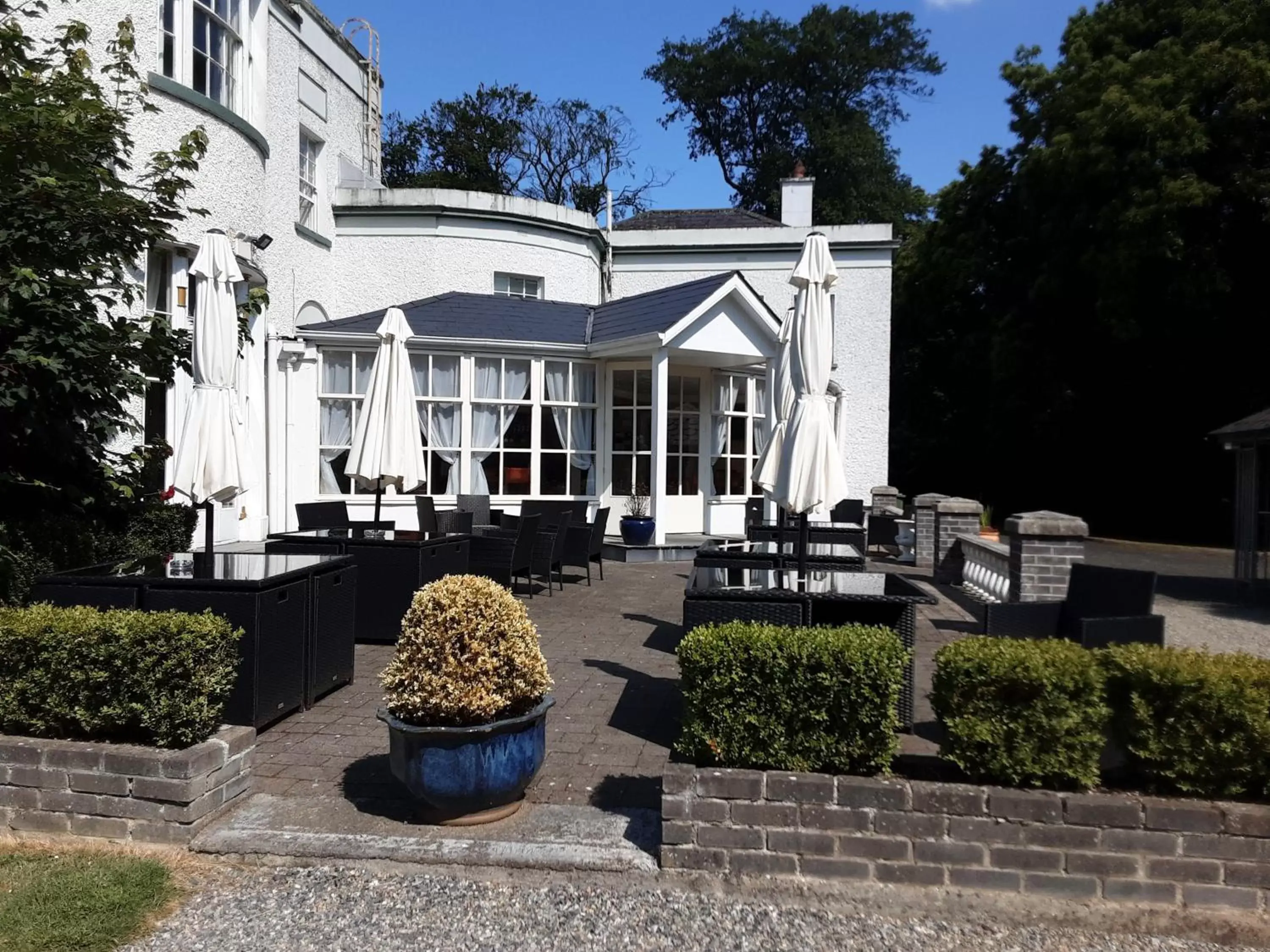 Patio, Property Building in Leixlip Manor Hotel