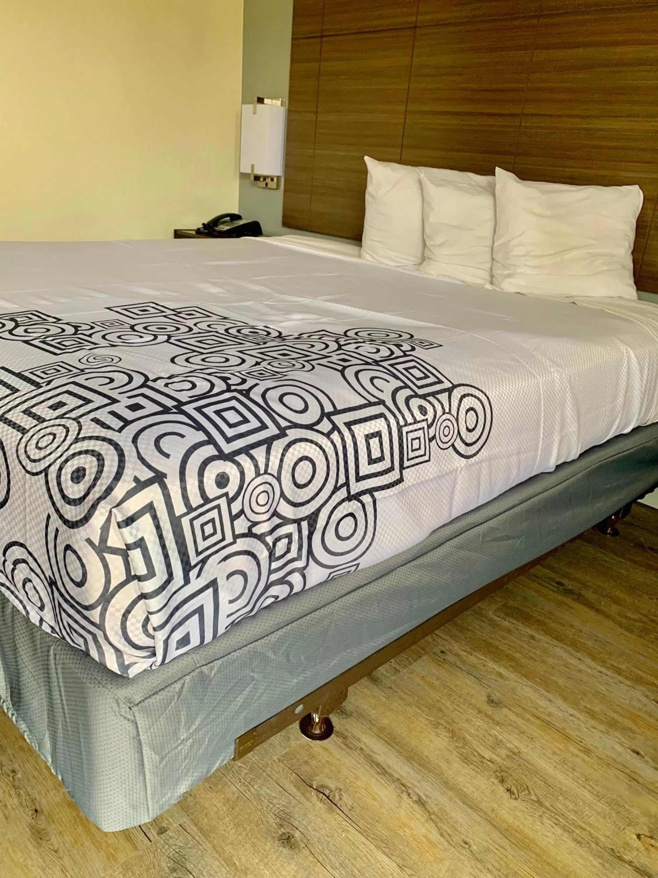 Bedroom, Bed in Dallas Love Field Inn