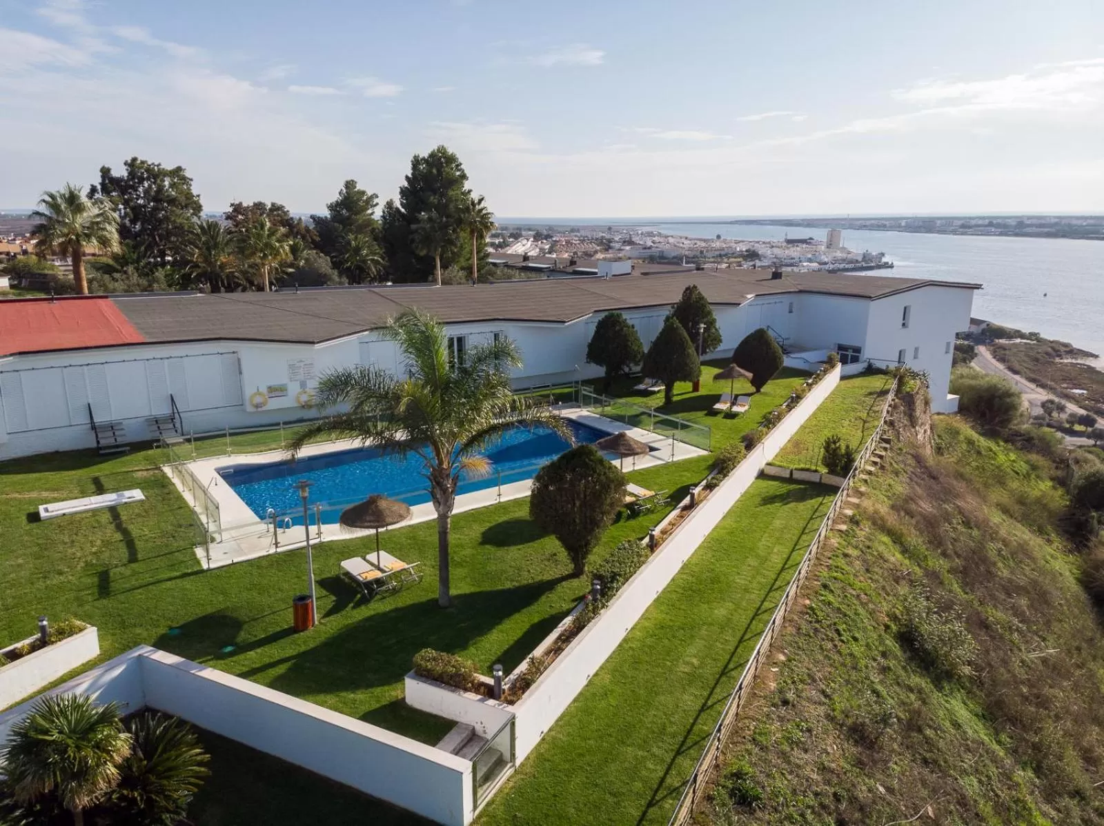 Pool view in Parador de Ayamonte