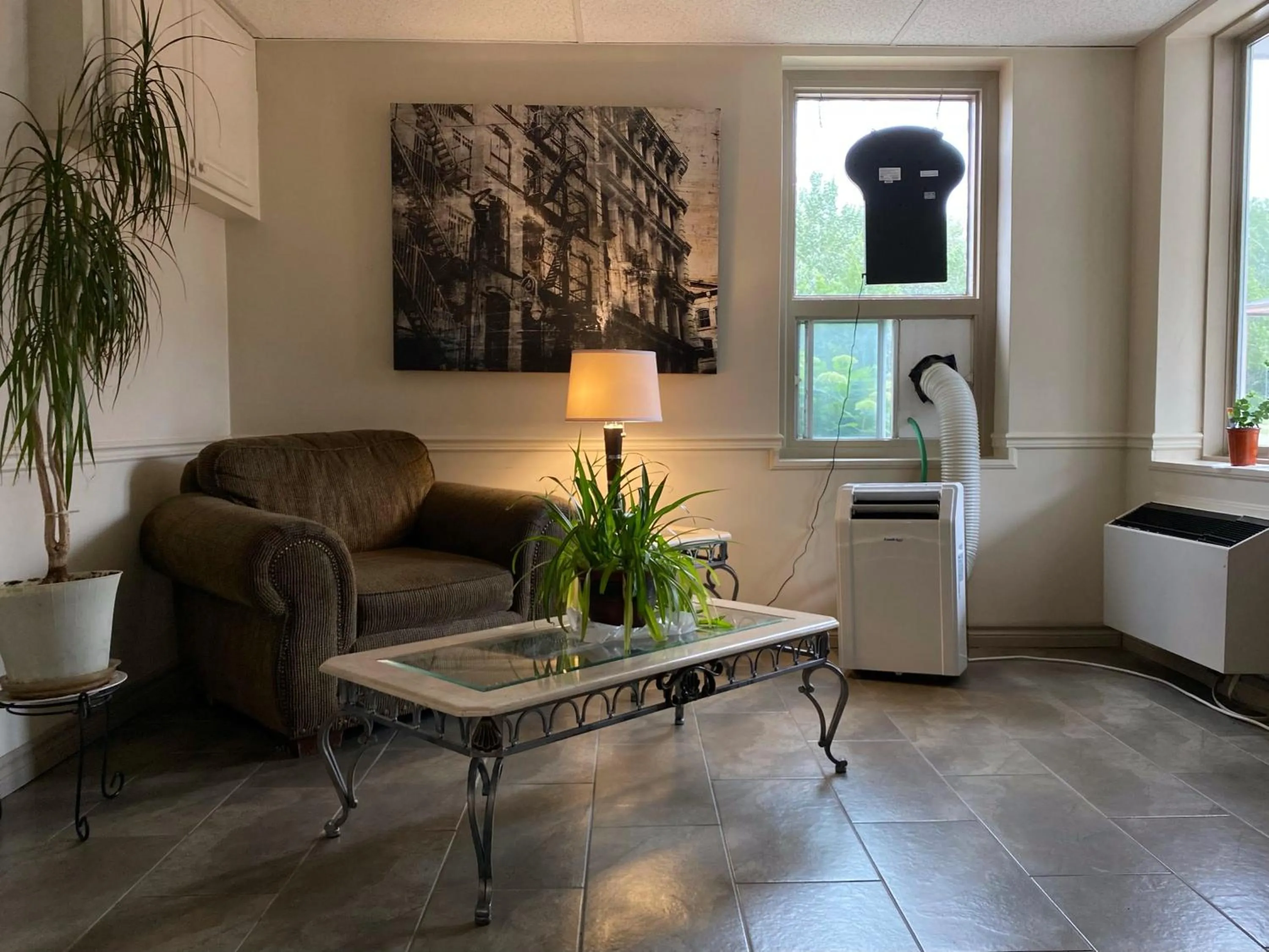 Coffee/tea facilities in The Fort Nashwaak Motel