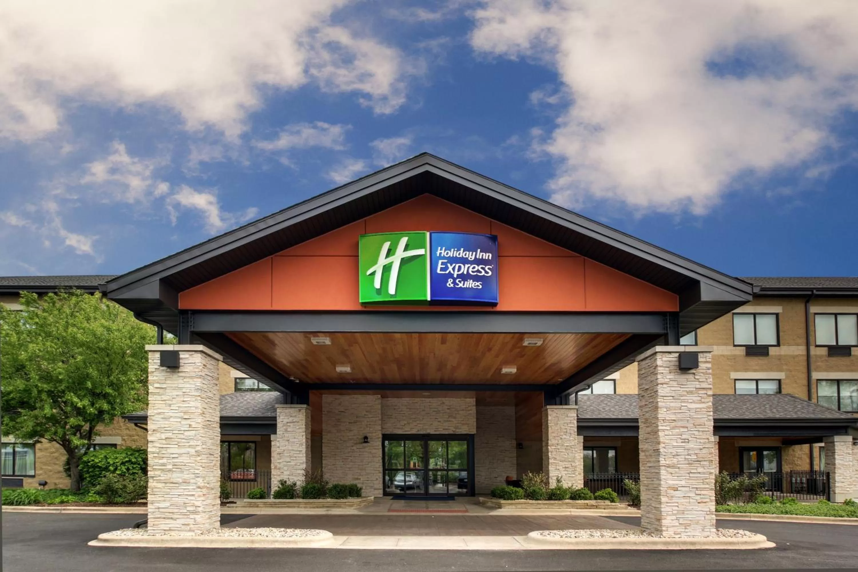 Holiday Inn Express & Suites Aurora - Naperville by IHG