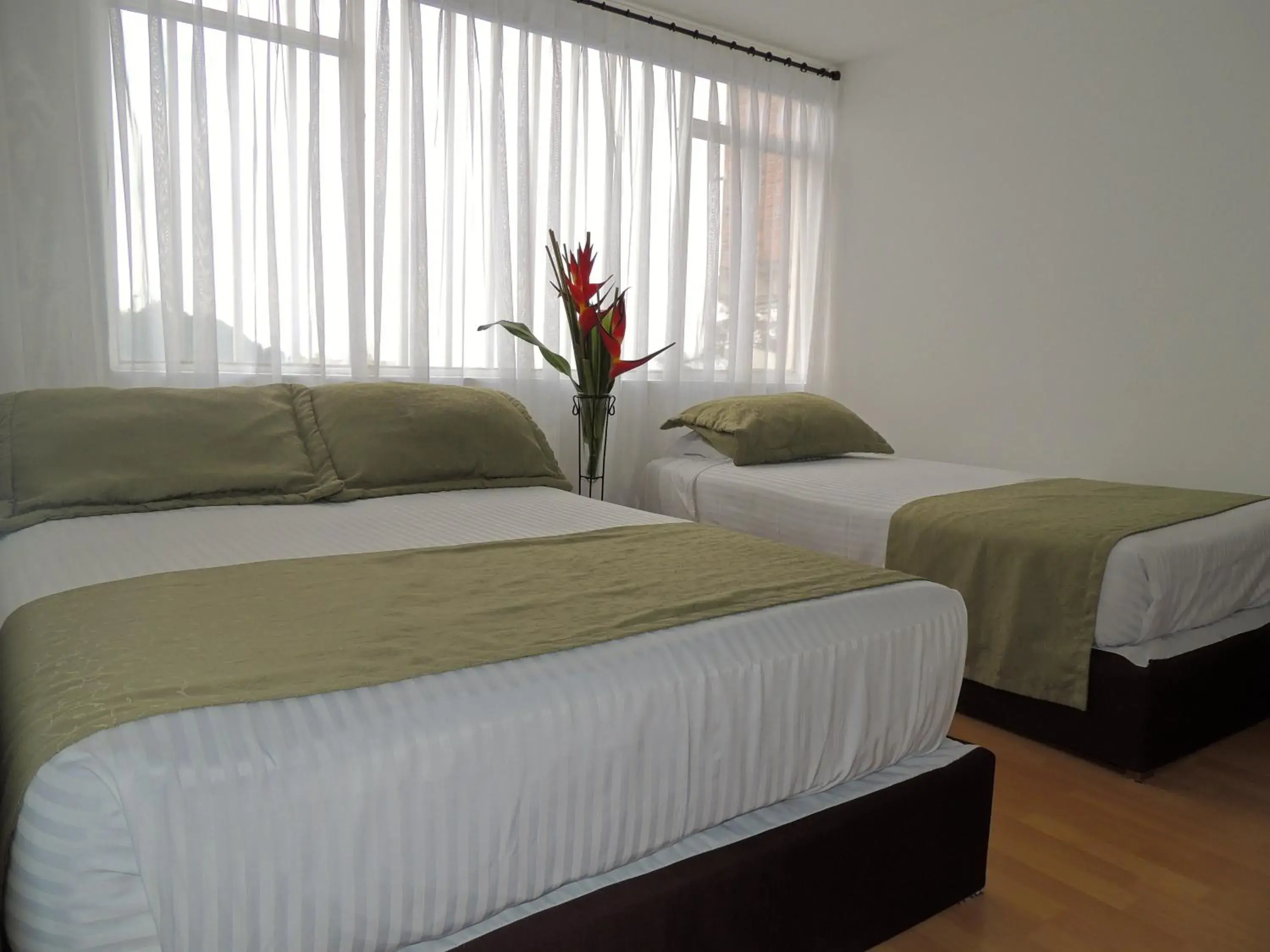 Photo of the whole room, Bed in Hotel Portal de Milán