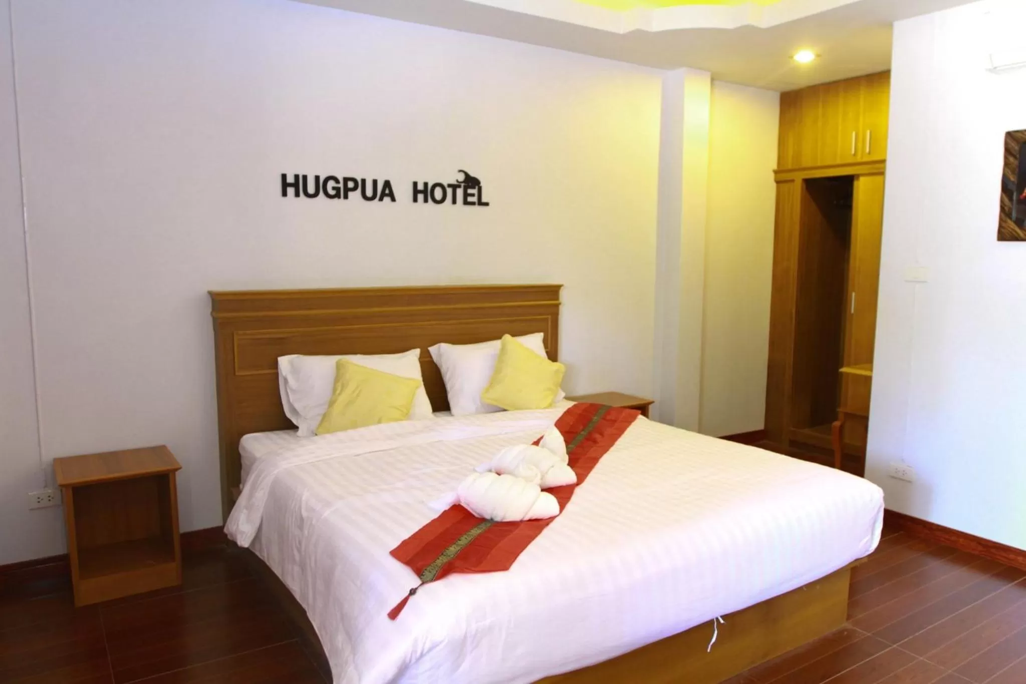 Bed in Hugpua Hotel