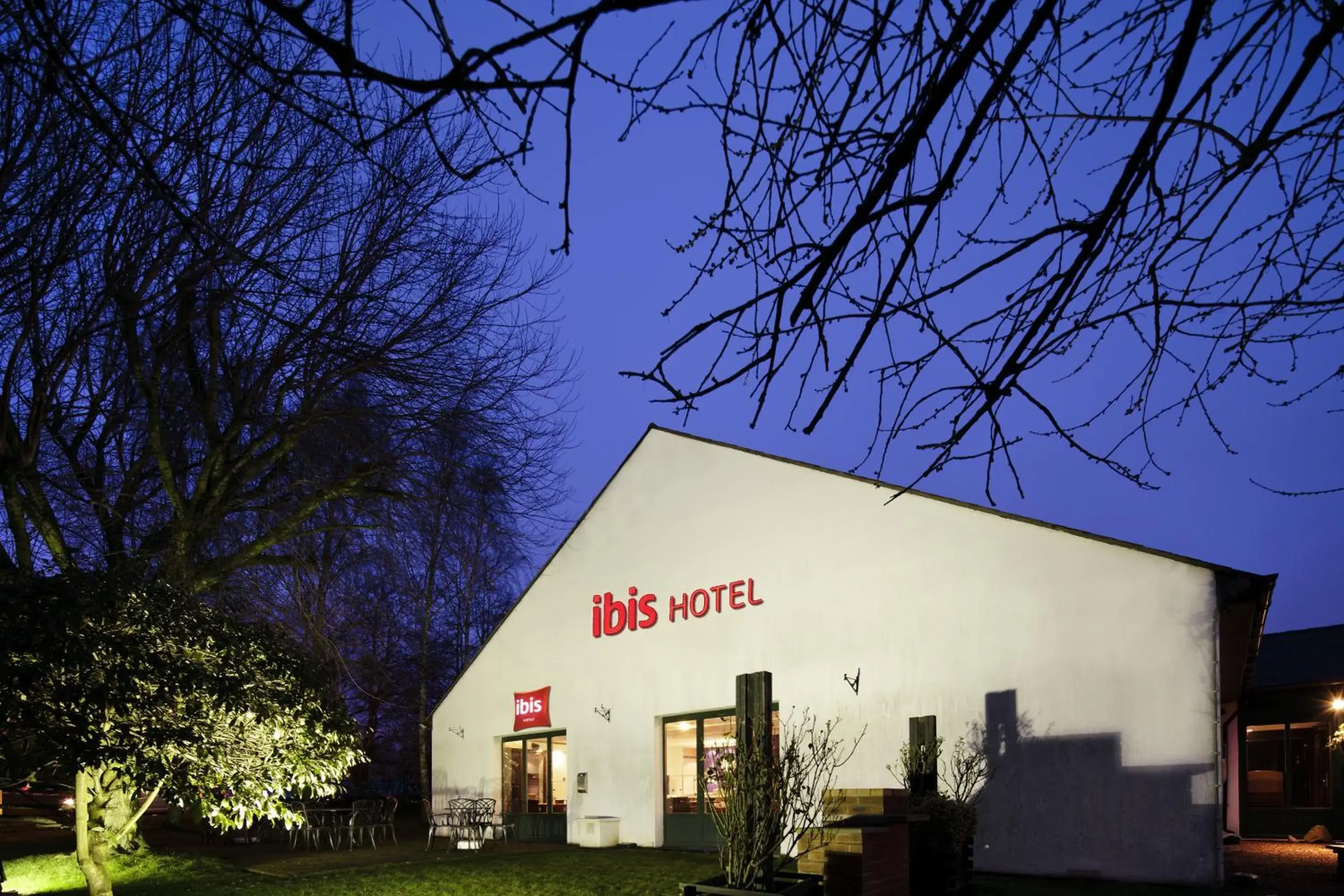Facade/entrance, Property Building in Ibis Coventry South Whitley Hotel