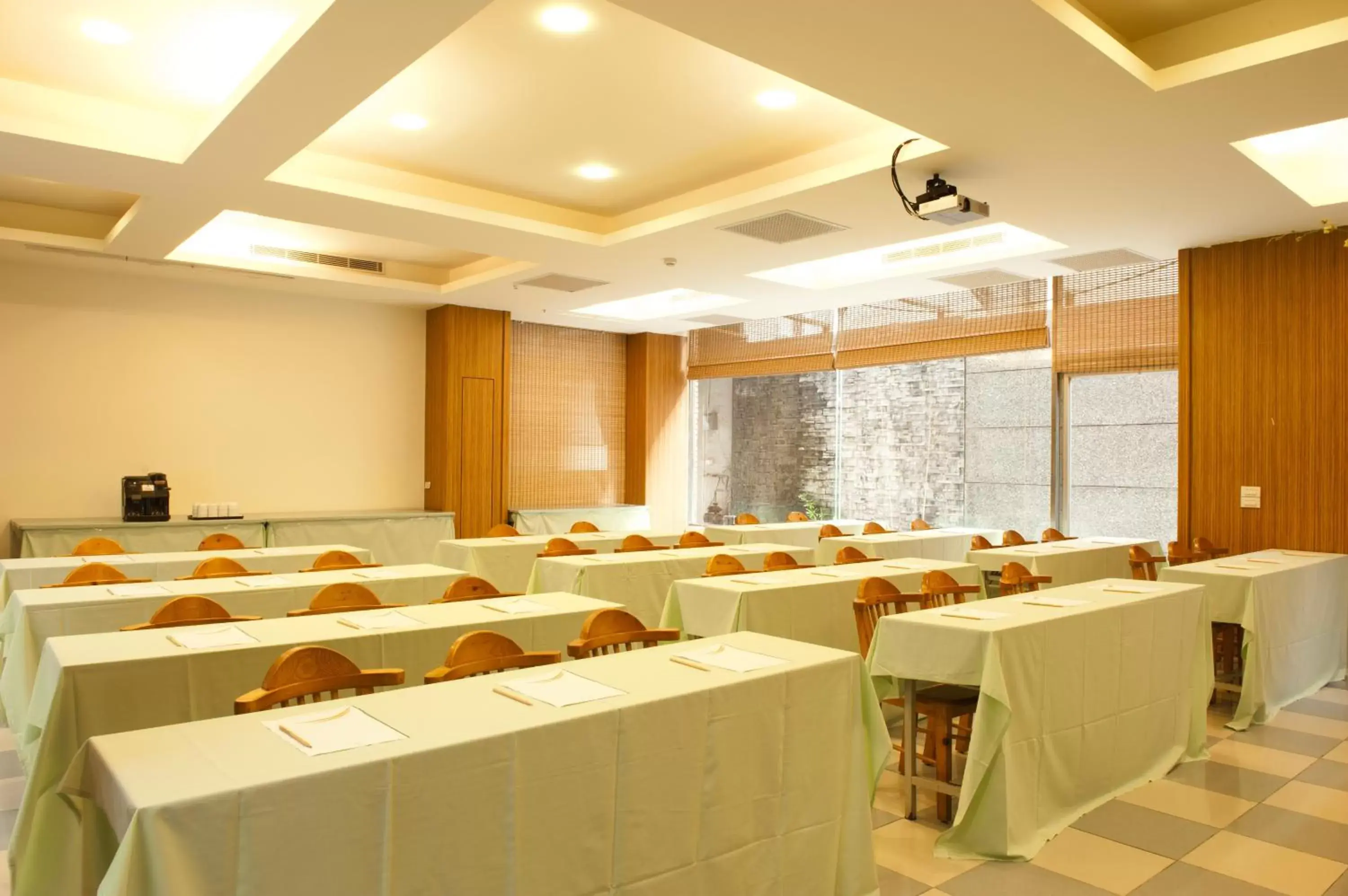 Meeting/conference room in Liga Hotel