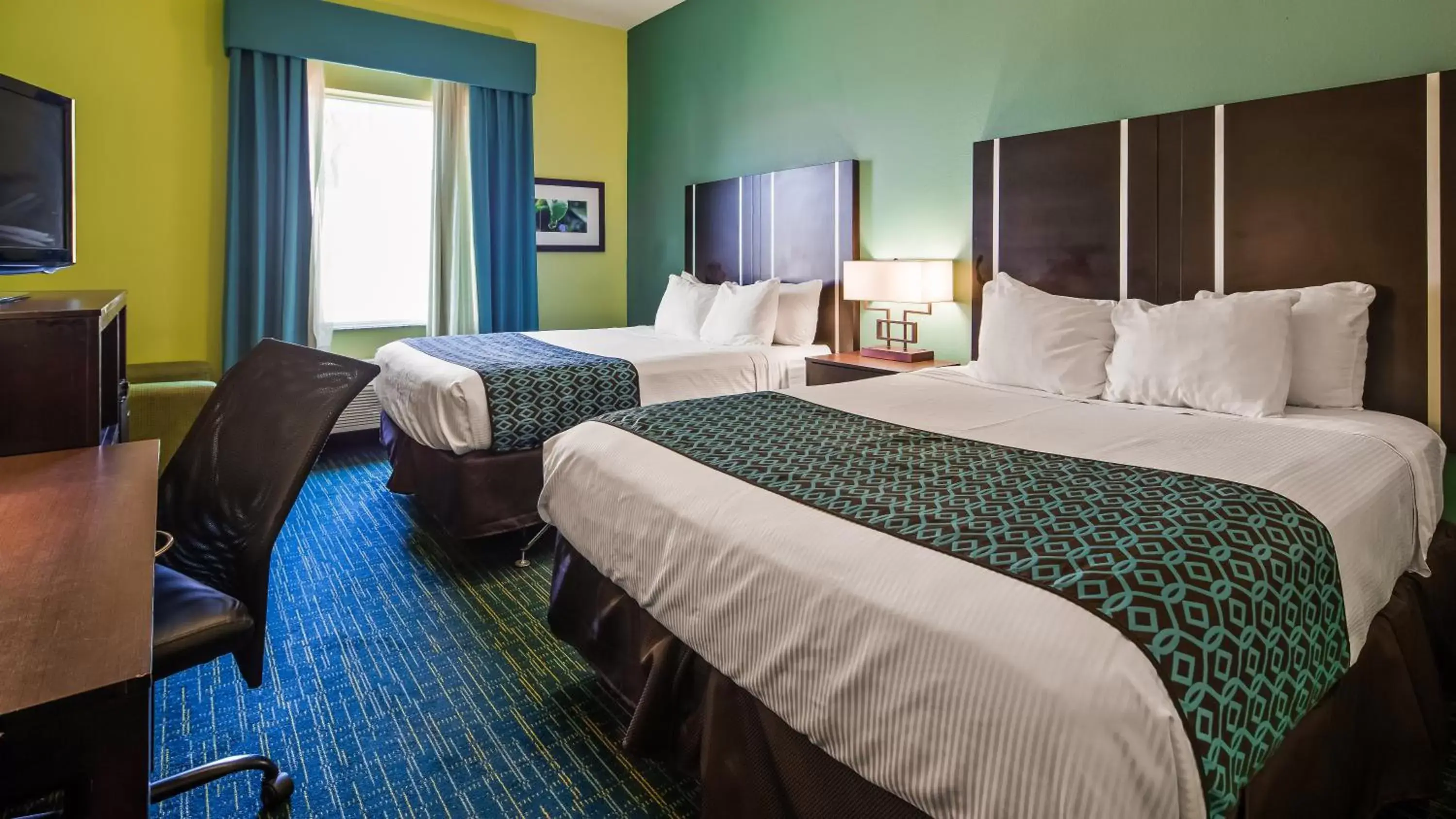 Bed in Best Western Plus Carrizo Springs Inn & Suites