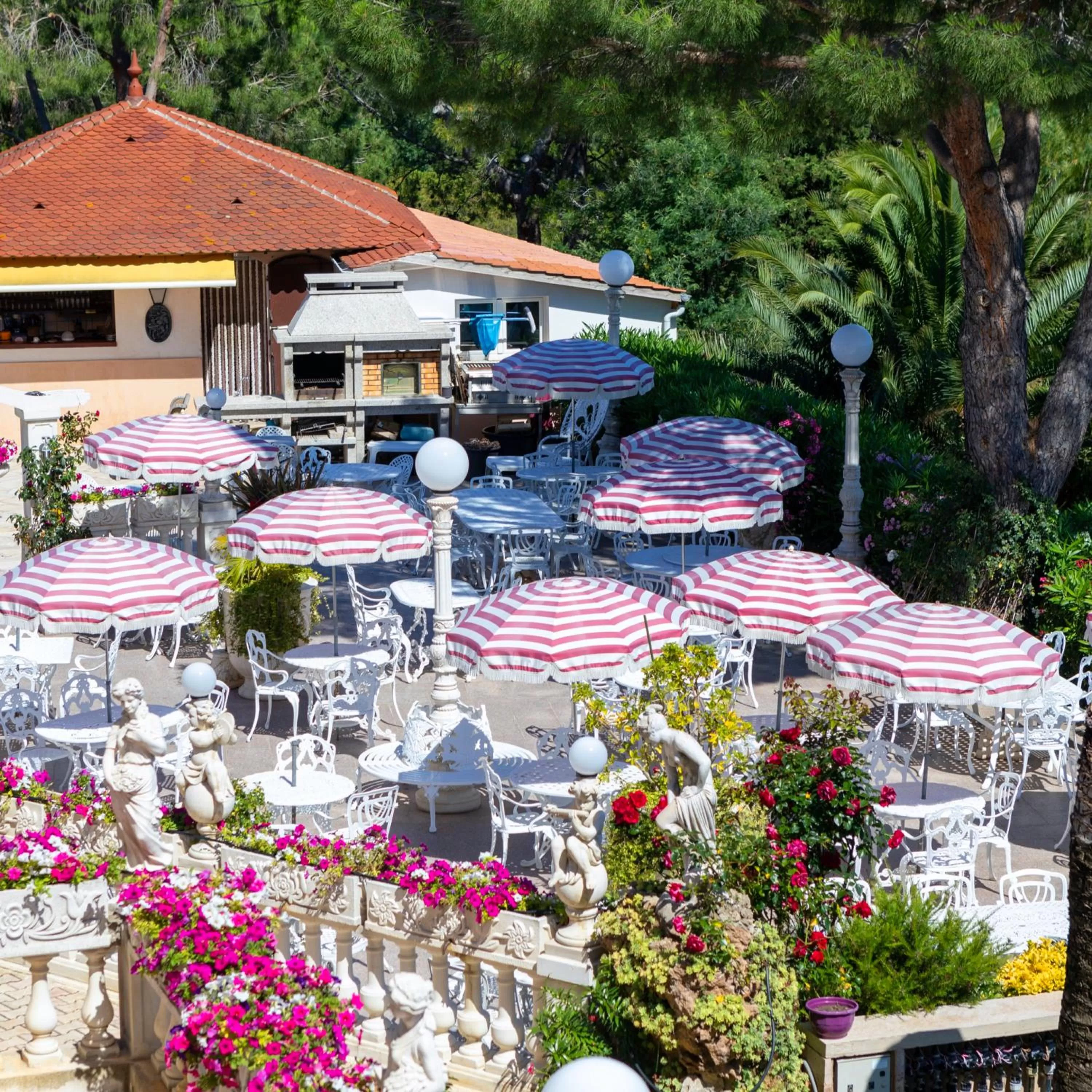 Bird's eye view in Le Château de Mei Lese