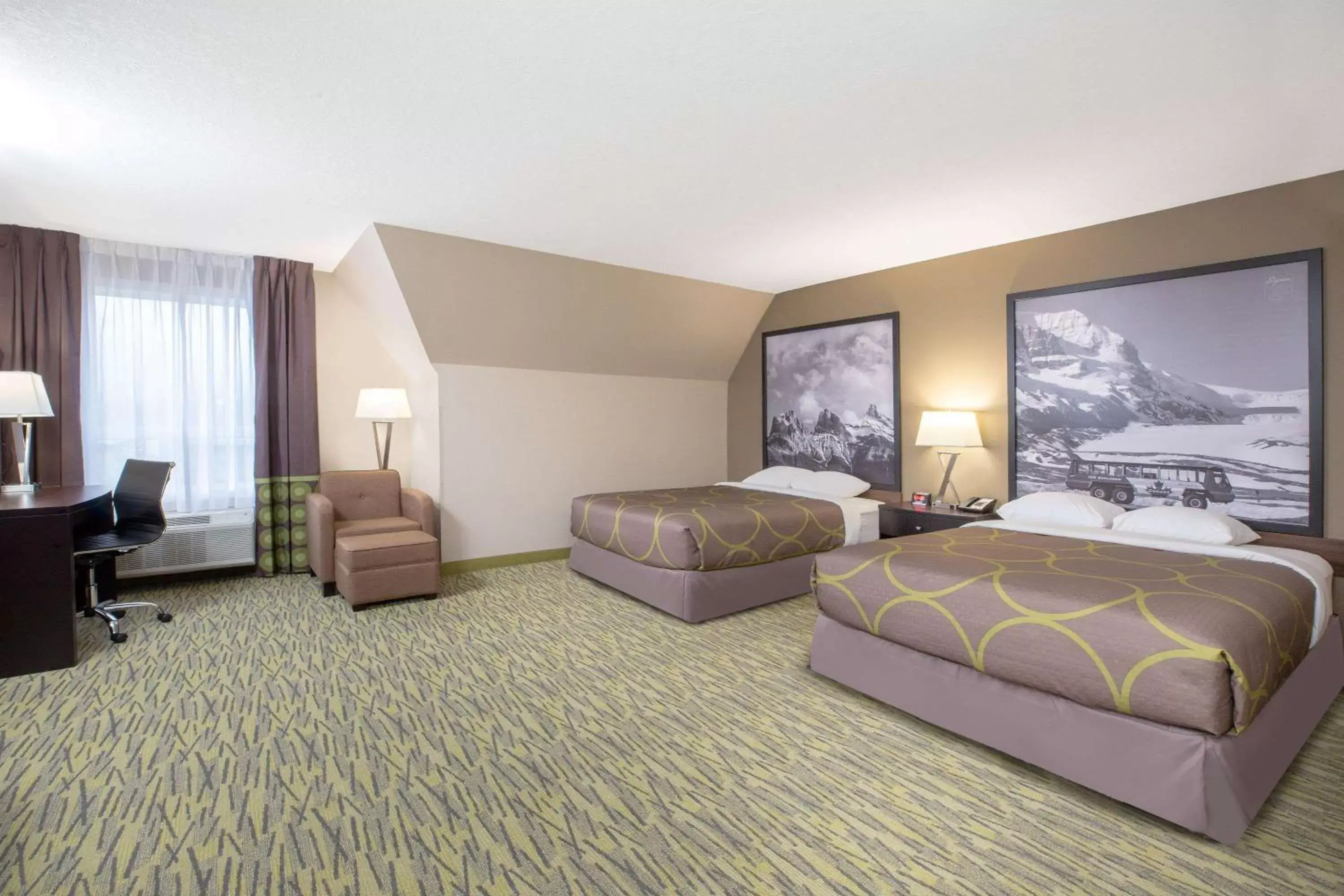 Photo of the whole room in Super 8 by Wyndham Canmore