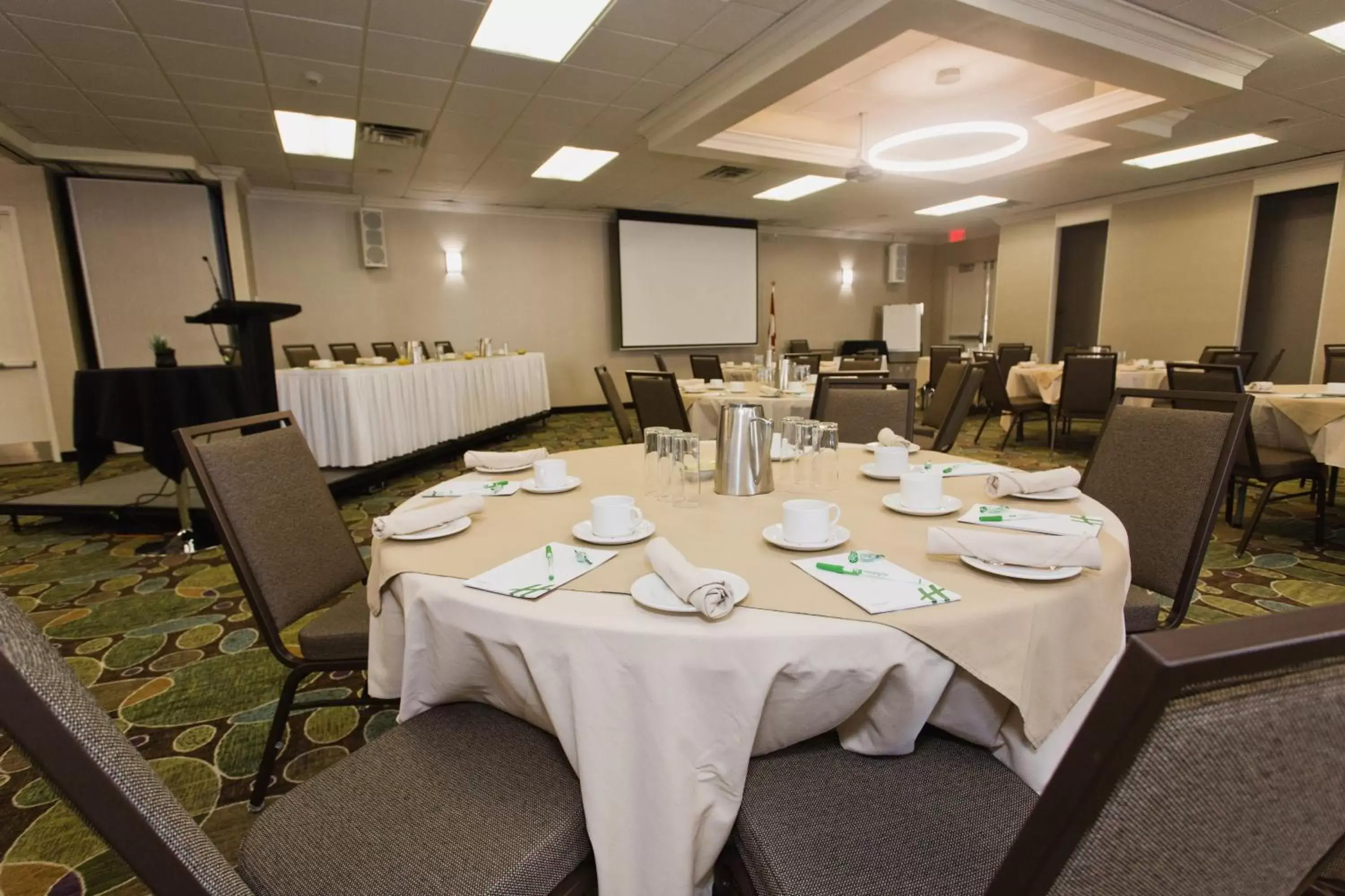 Meeting/conference room, Restaurant/Places to Eat in Holiday Inn Hotel Peterborough Waterfront, an IHG Hotel