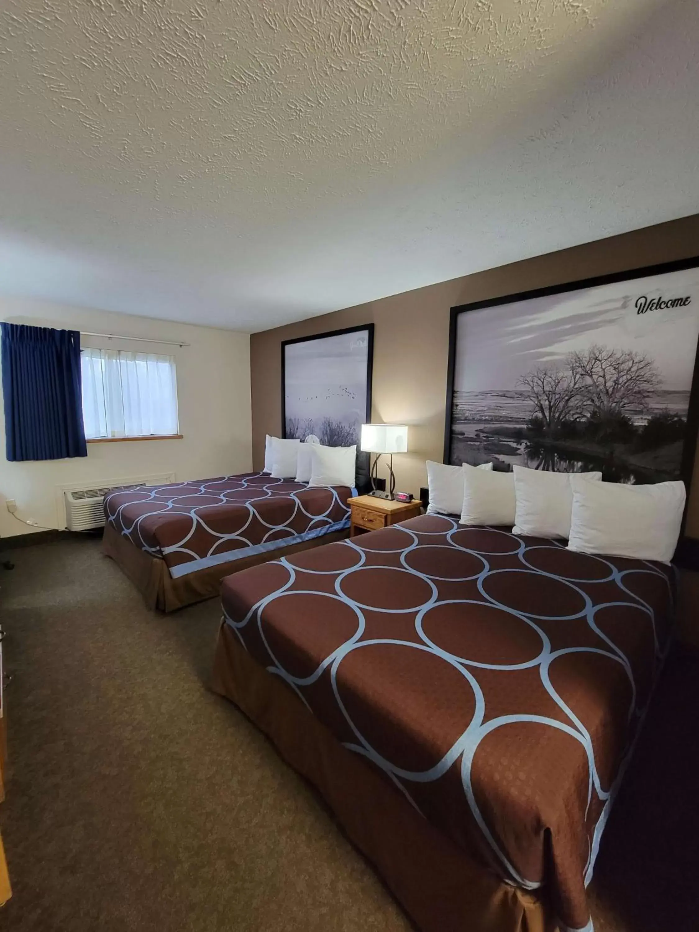 Bed in SureStay Plus Hotel by Best Western Grand Island
