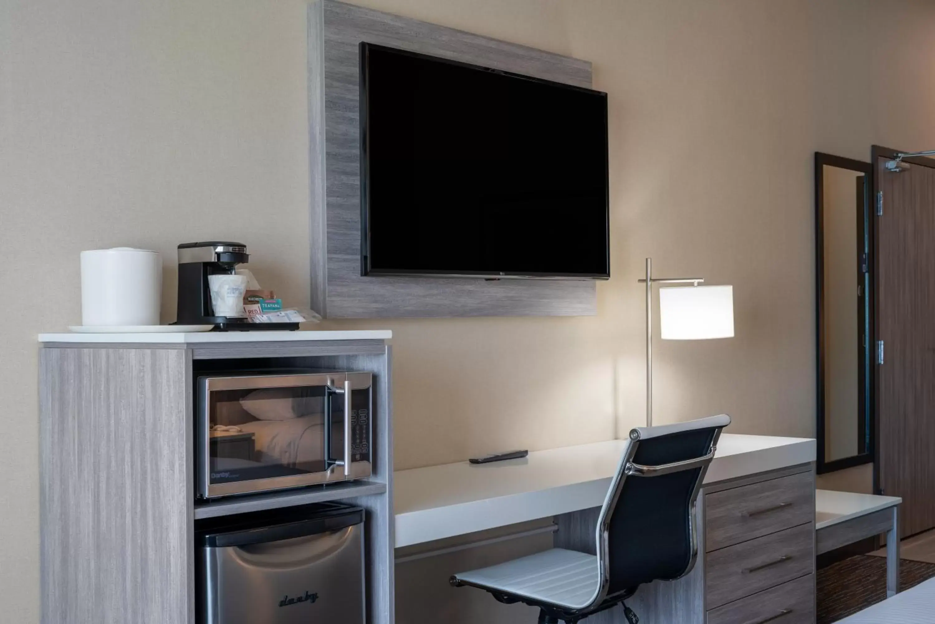 TV and multimedia, TV/Entertainment Center in Wingate by Wyndham Kanata West Ottawa