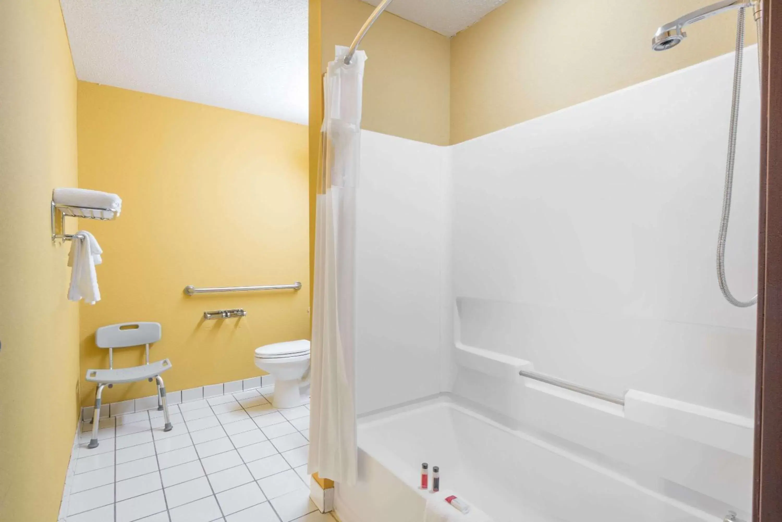 Bathroom in Microtel Inn & Suites by Wyndham Riverside