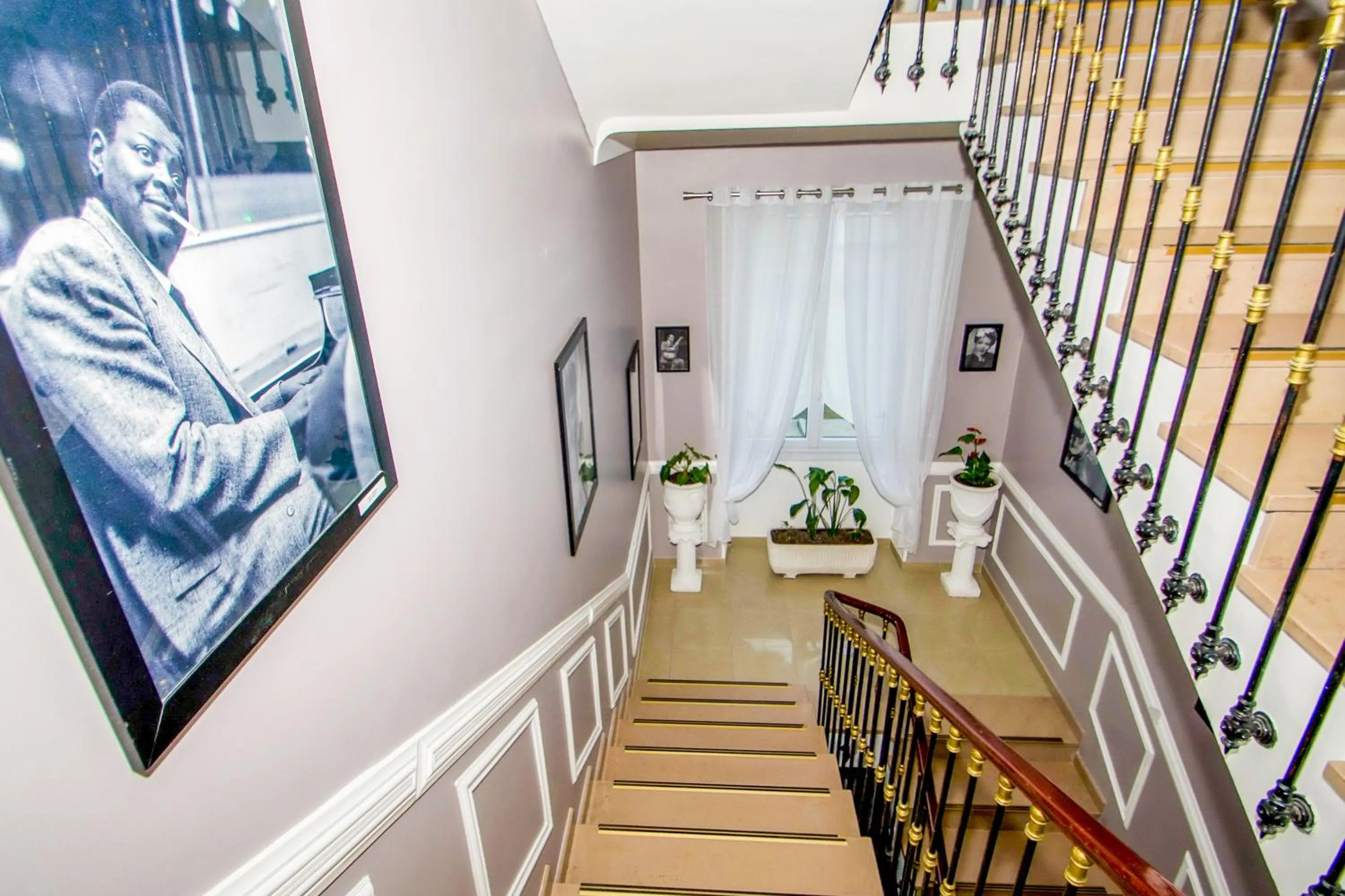 Property building in Hôtel Parisien