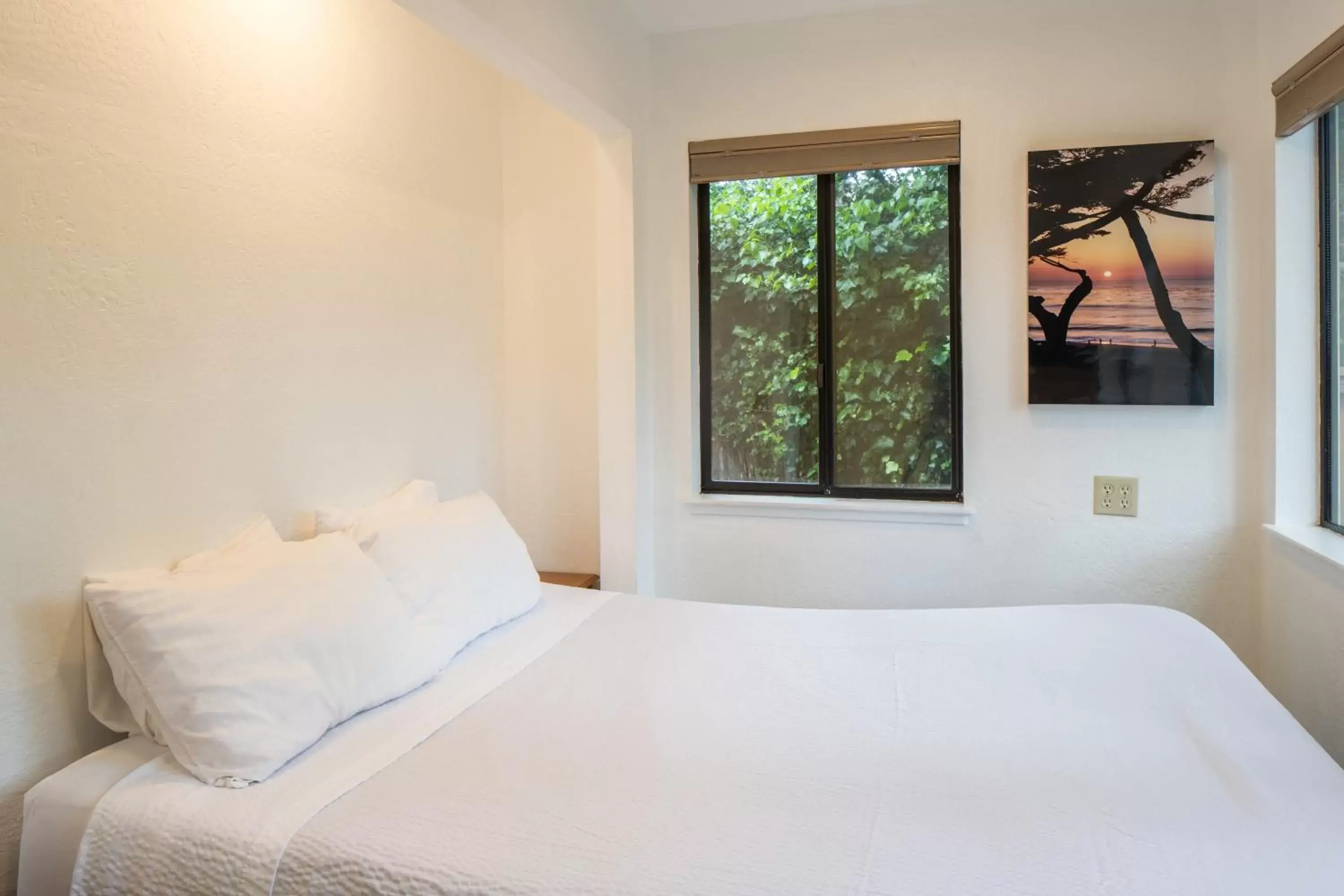 Bedroom, Bed in Andril Fireplace Cottages