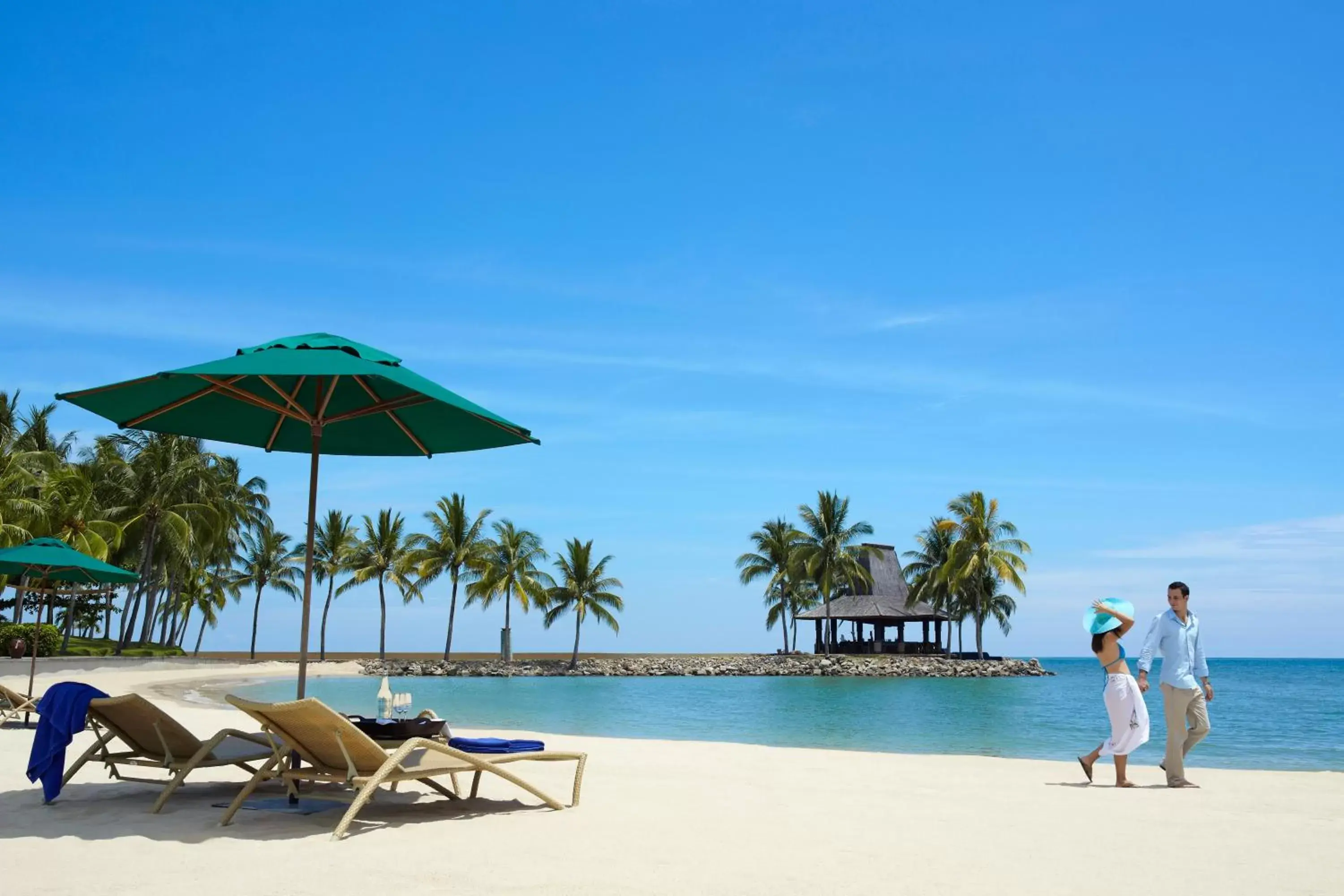 Beach in Shangri-La Tanjung Aru, Kota Kinabalu