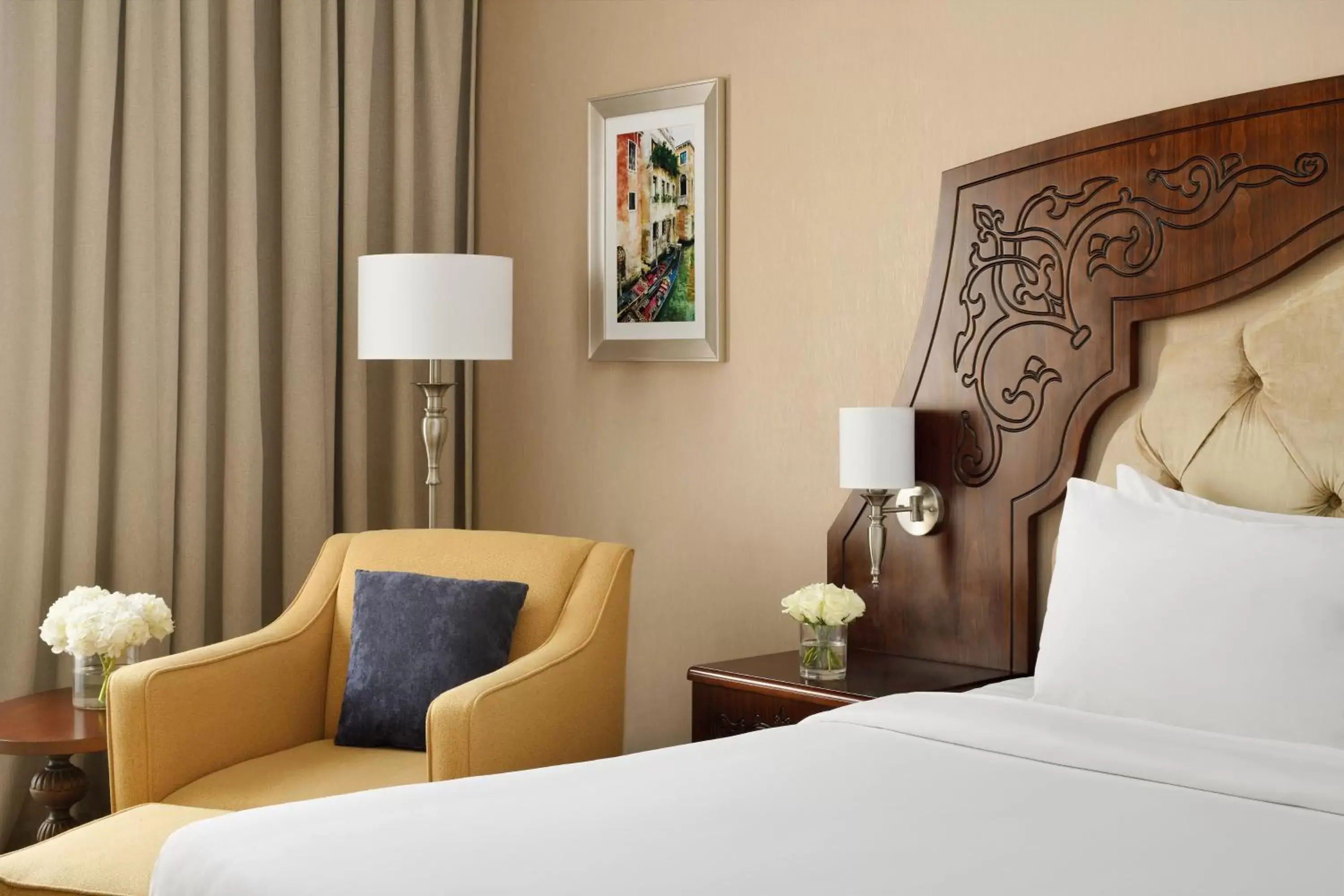 Photo of the whole room, Bed in Crowne Plaza Riyadh Al Waha, an IHG Hotel